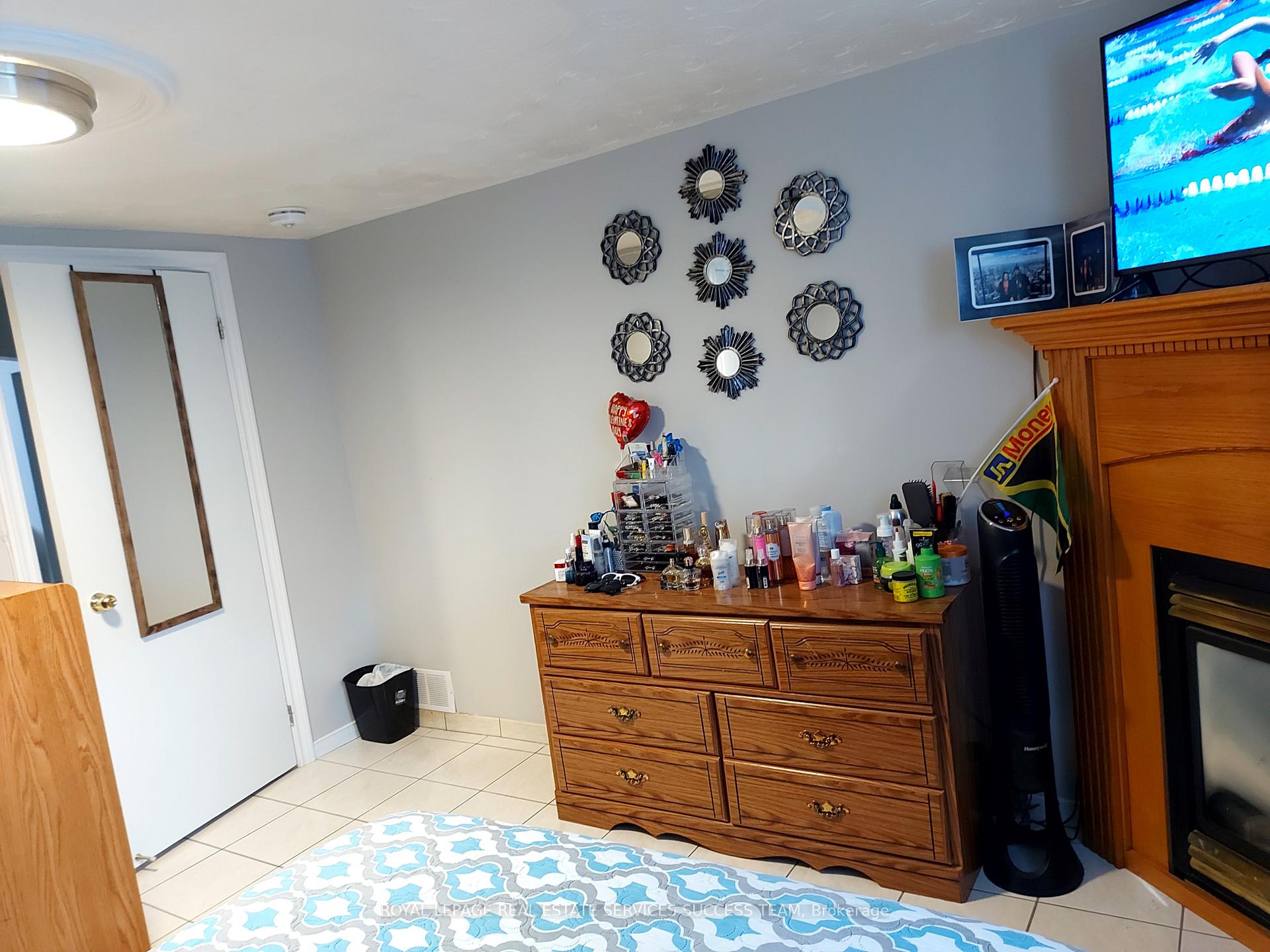 Photo 4 of Unit Unit # 1 lower, 160 Delmar Drive E, Hamilton, Buchanan — HOMEH