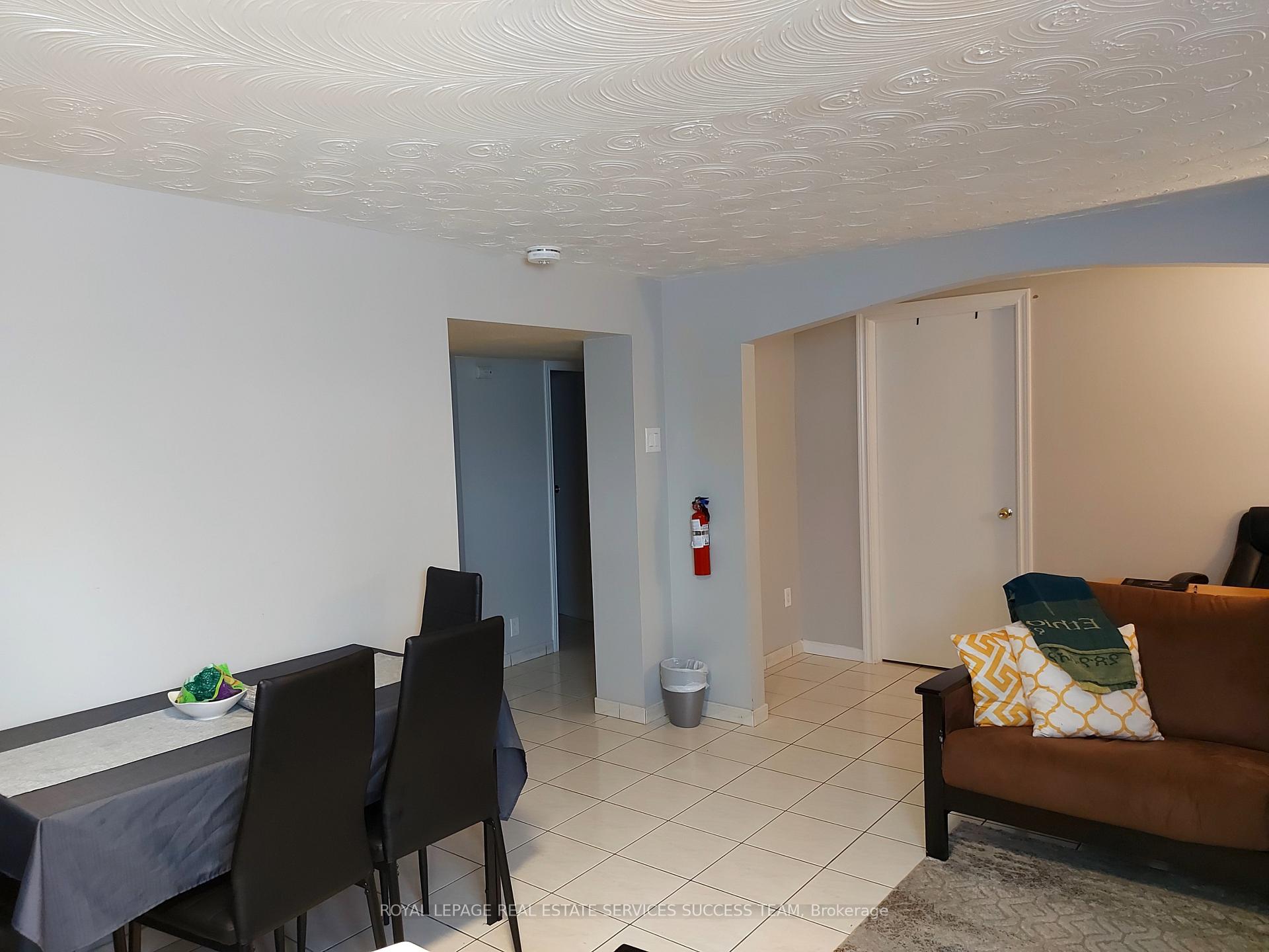 Photo 8 of Unit Unit # 1 lower, 160 Delmar Drive E, Hamilton, Buchanan — HOMEH