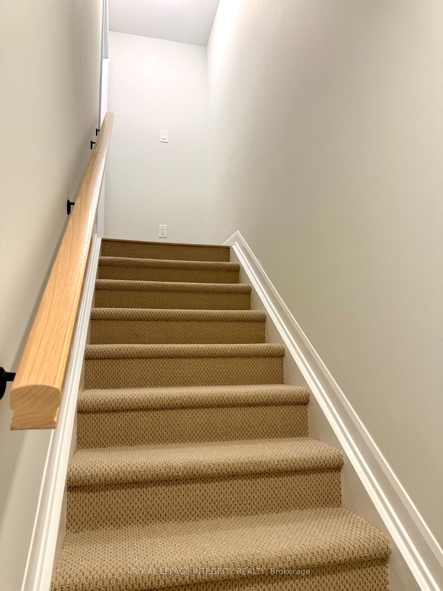 Photo 3 of 727 Arcadian Private, Ottawa, Kanata - Kanata Lakes/Heritage Hills — HOMEH