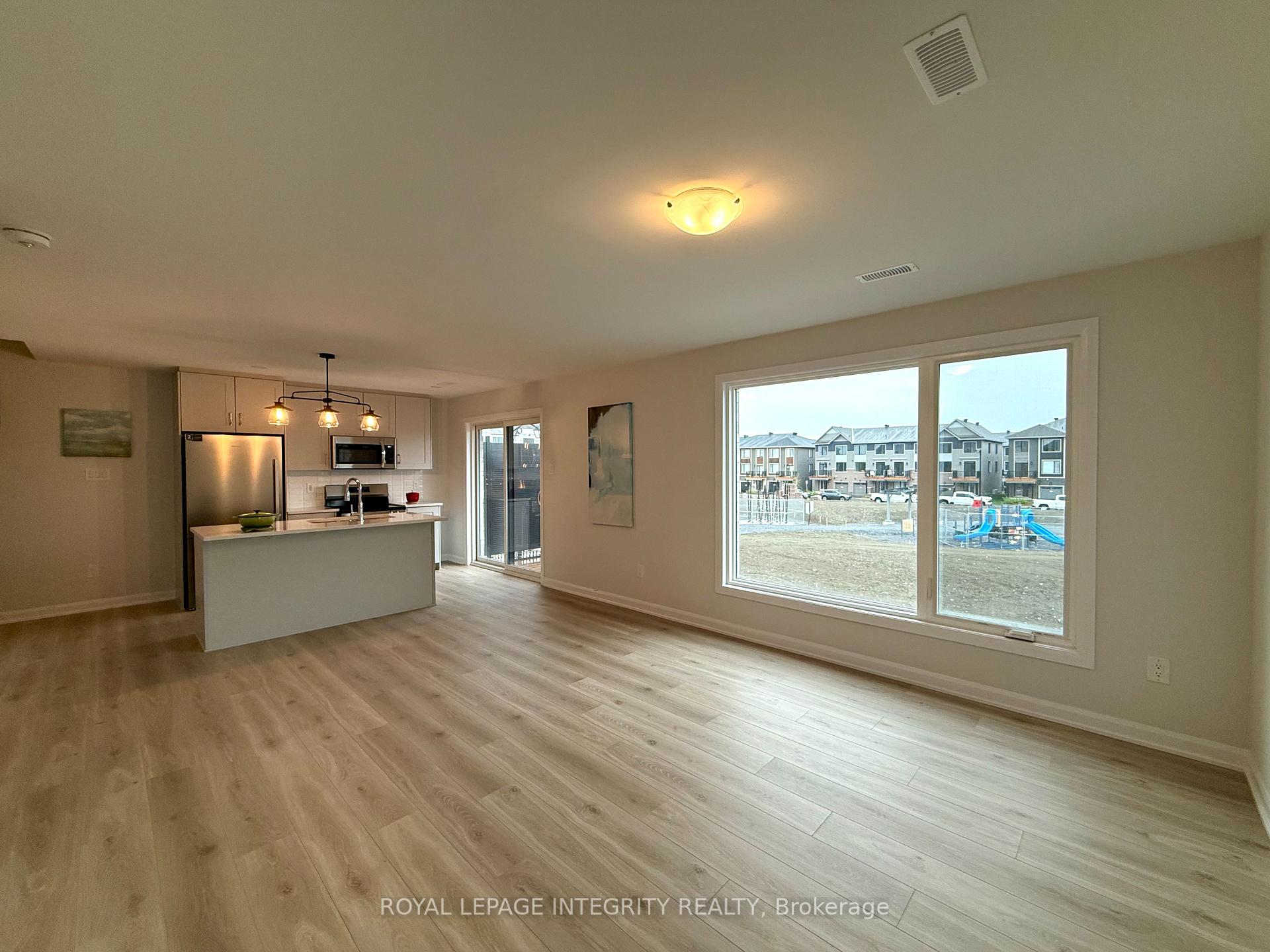Photo 6 of 727 Arcadian Private, Ottawa, Kanata - Kanata Lakes/Heritage Hills — HOMEH