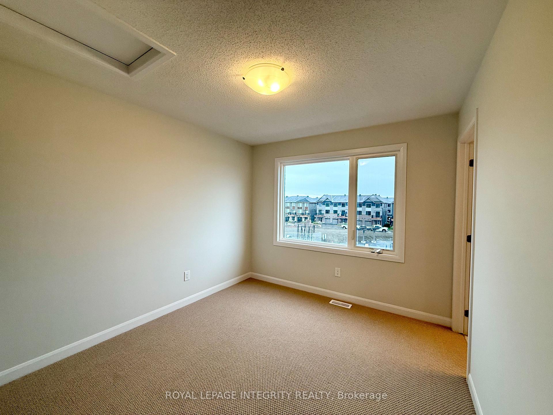 Photo 10 of 727 Arcadian Private, Ottawa, Kanata - Kanata Lakes/Heritage Hills — HOMEH
