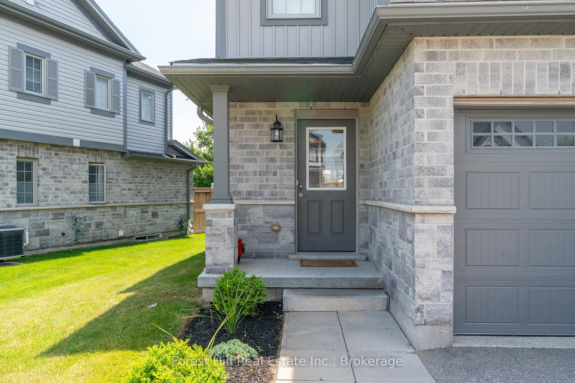 Photo 2 of 40 Netherwood Road, Kitchener, Doon South — HOMEH