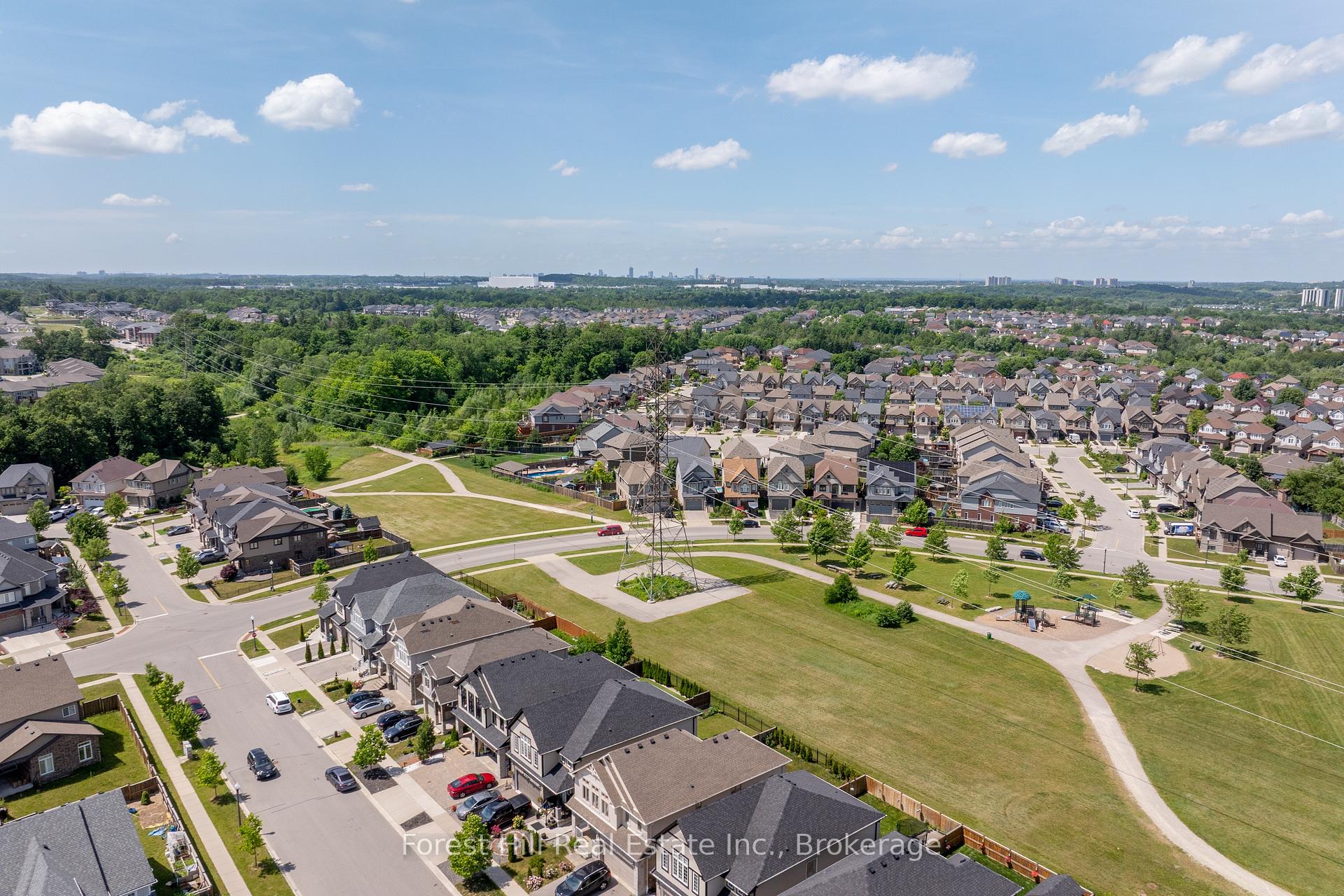 Photo 33 of 40 Netherwood Road, Kitchener, Doon South — HOMEH