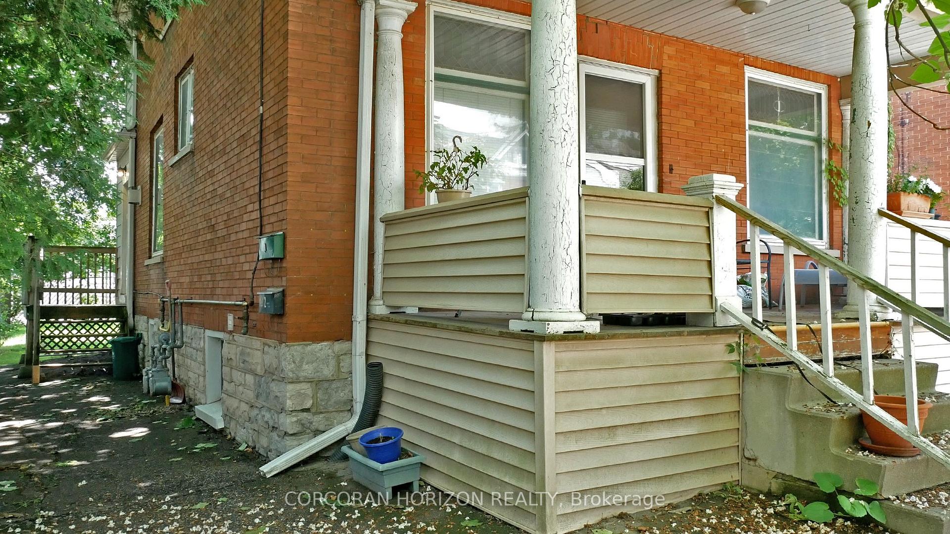 Photo 2 of Unit 1, 27 Wellington Street N, Kitchener — HOMEH