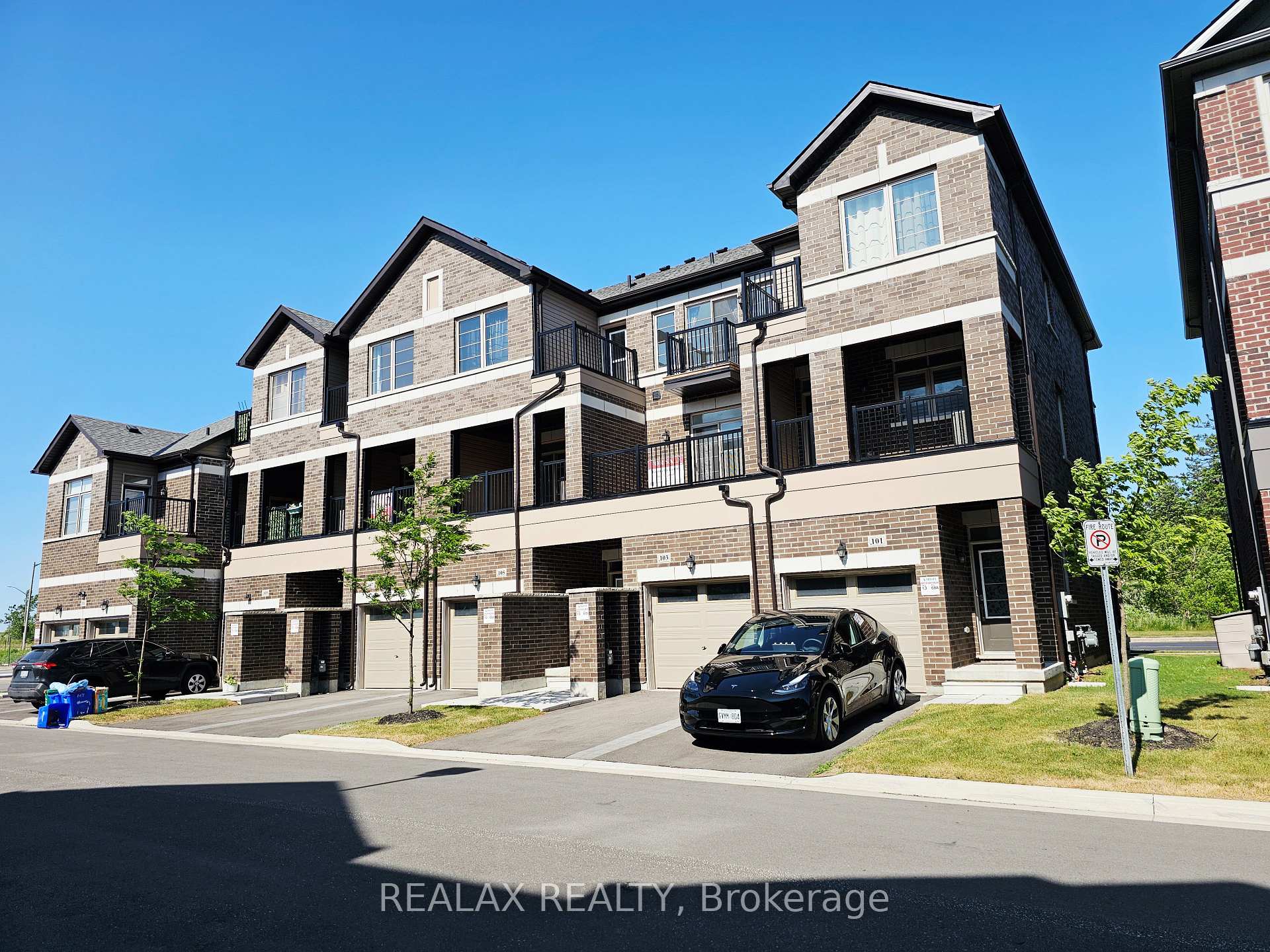 Front of 103 Carneros Way