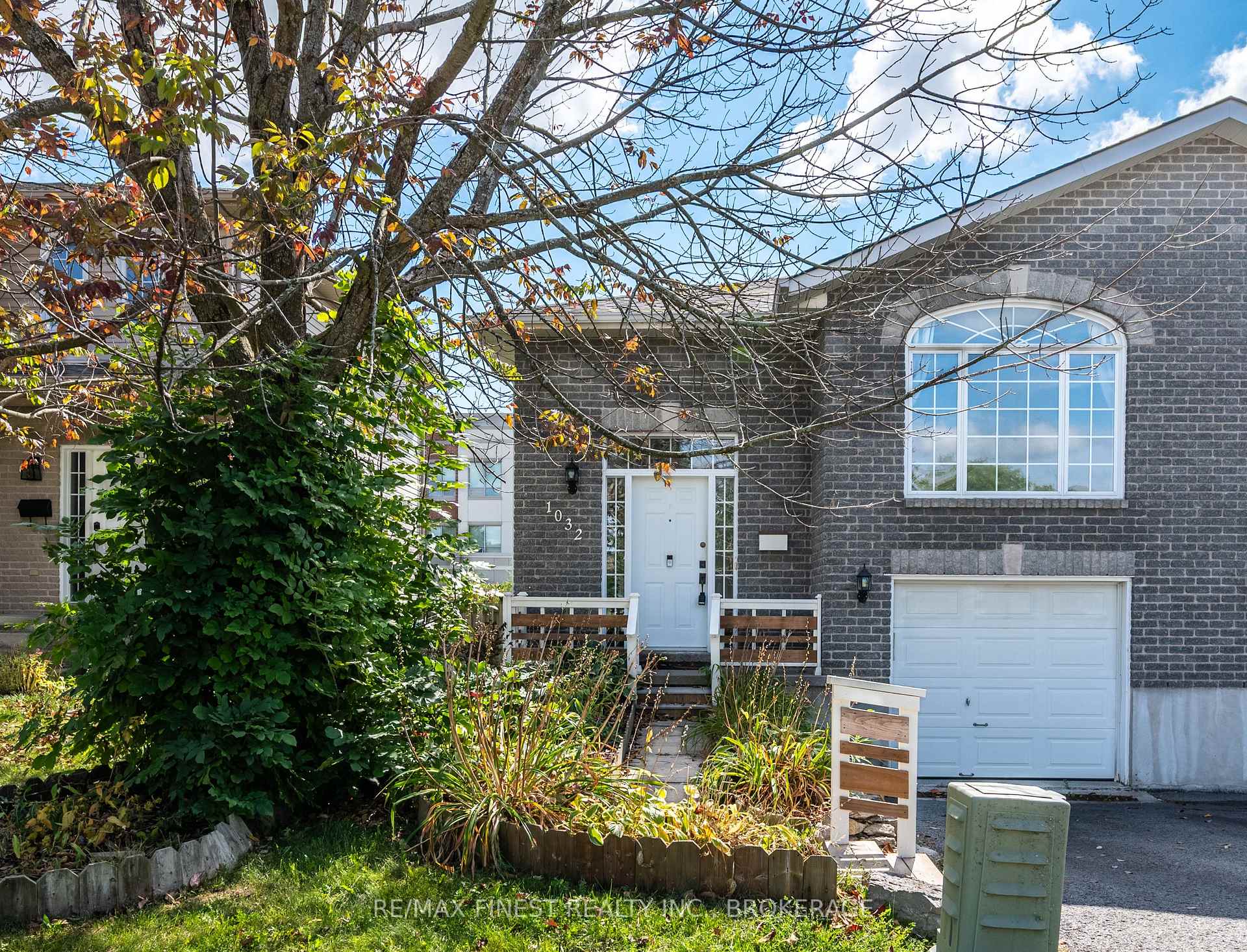 Photo 2 of 1032 Redwood Crescent, Kingston, City Northwest — HOMEH