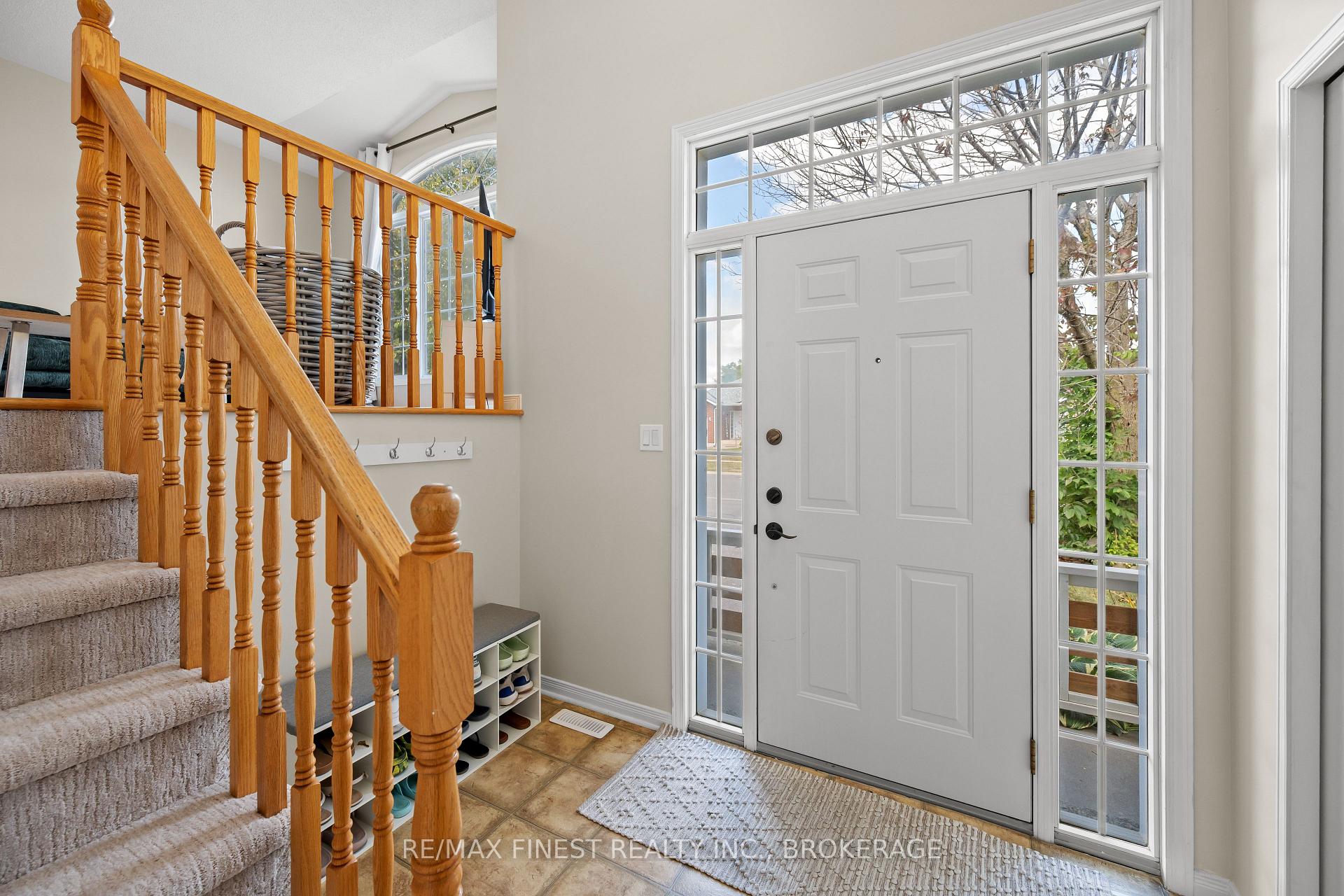 Photo 4 of 1032 Redwood Crescent, Kingston, City Northwest — HOMEH