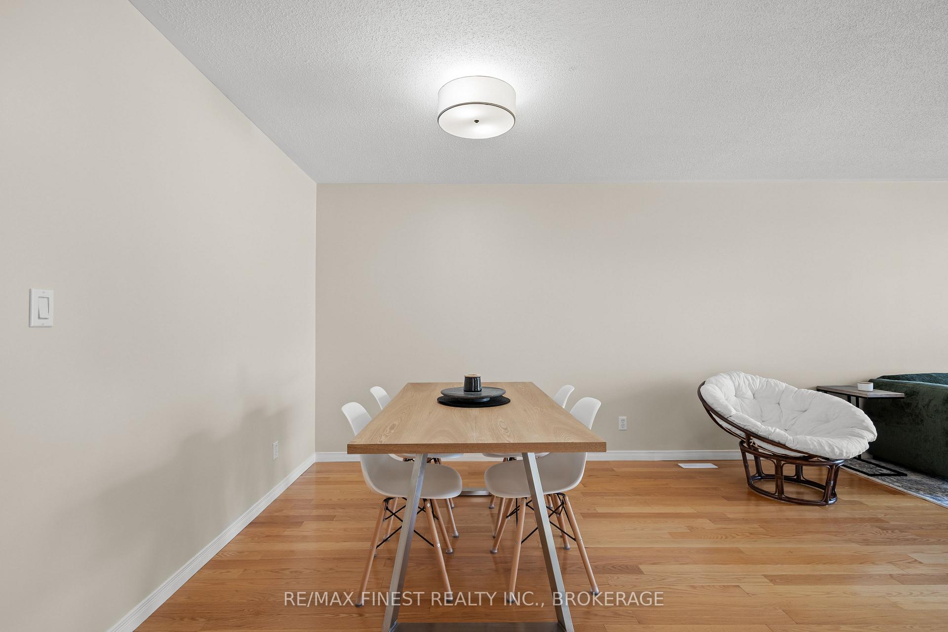 Photo 6 of 1032 Redwood Crescent, Kingston, City Northwest — HOMEH