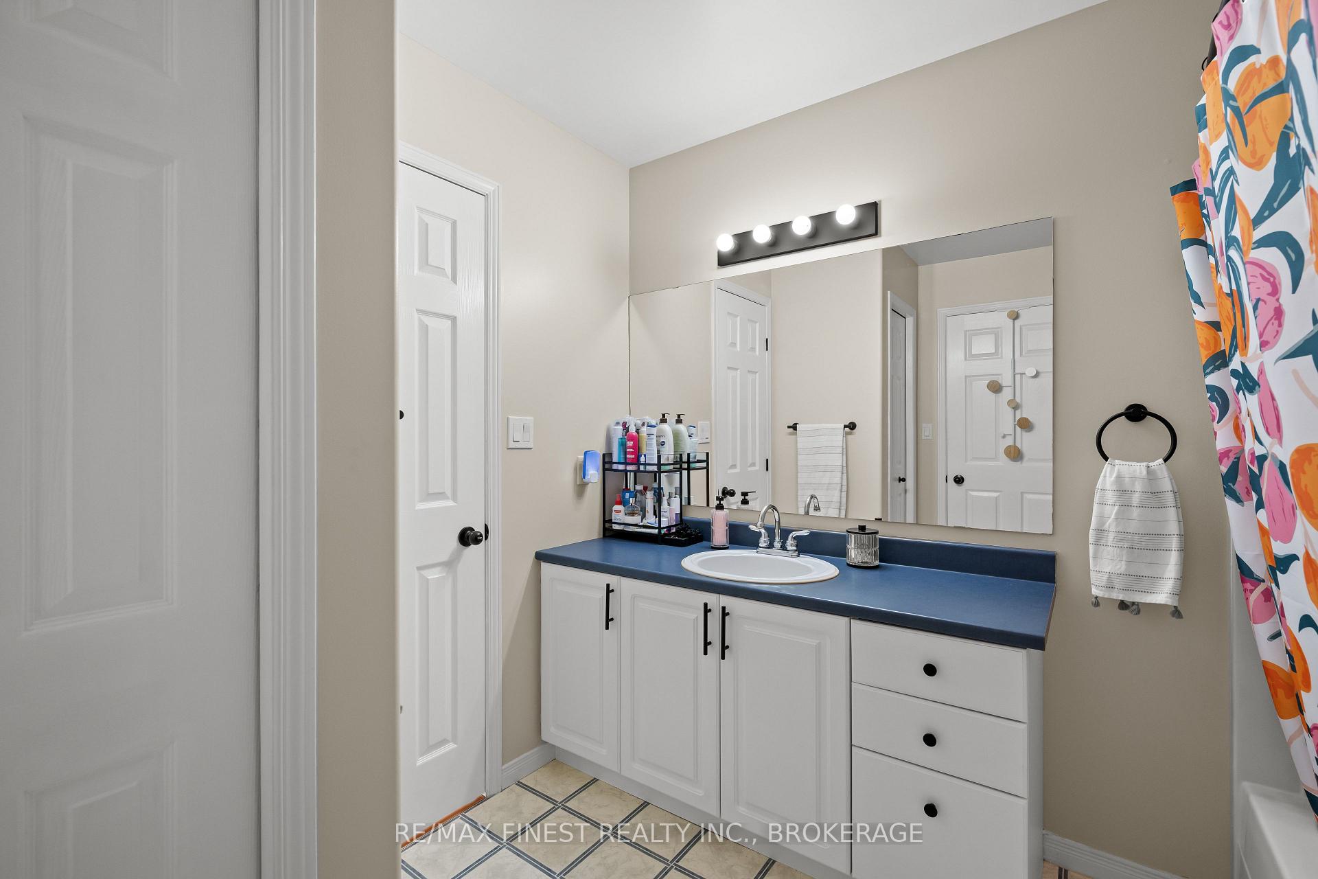 Photo 11 of 1032 Redwood Crescent, Kingston, City Northwest — HOMEH