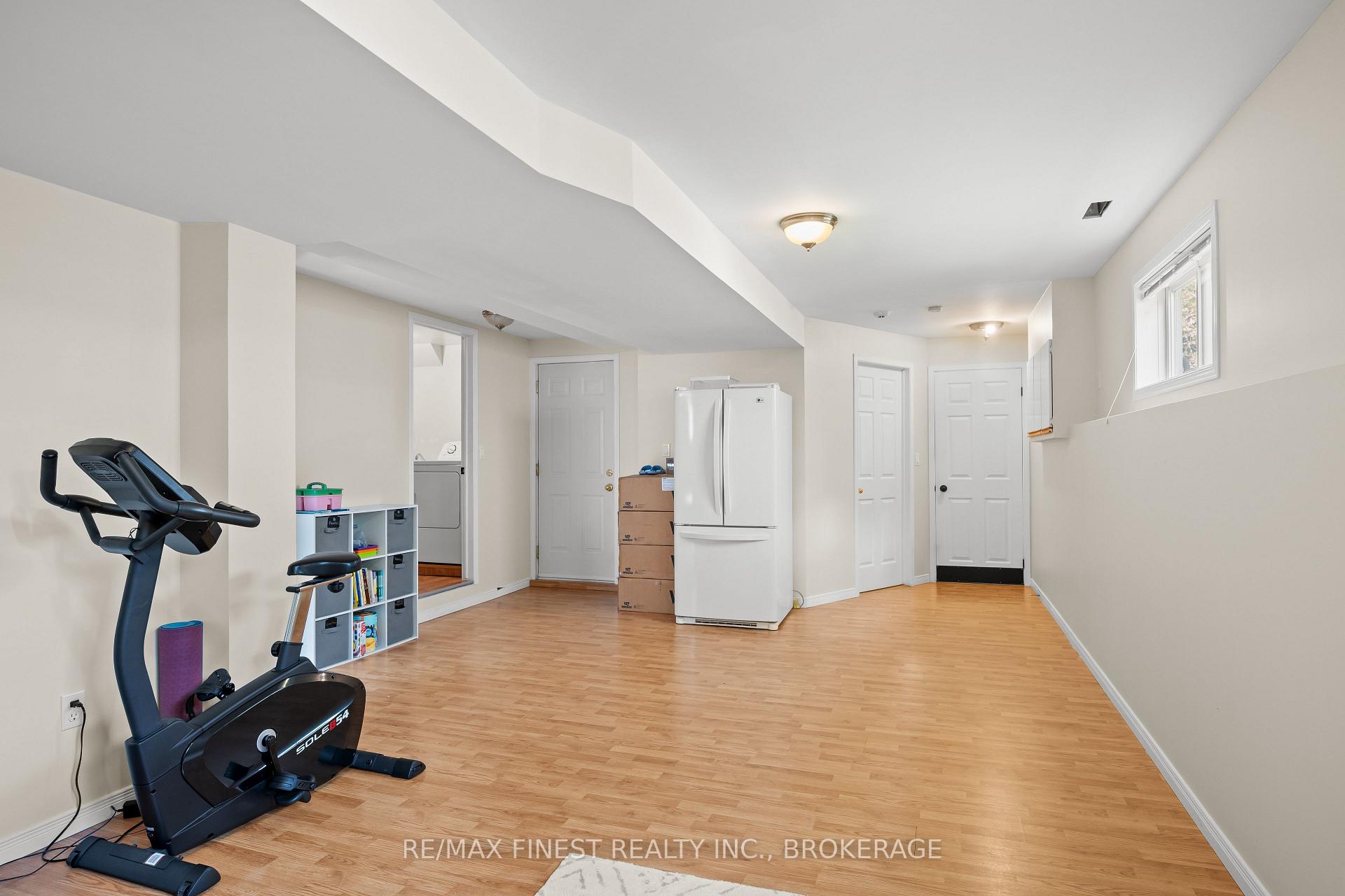 Photo 17 of 1032 Redwood Crescent, Kingston, City Northwest — HOMEH