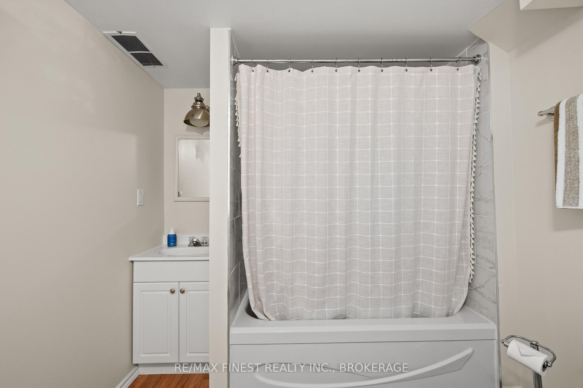 Photo 19 of 1032 Redwood Crescent, Kingston, City Northwest — HOMEH