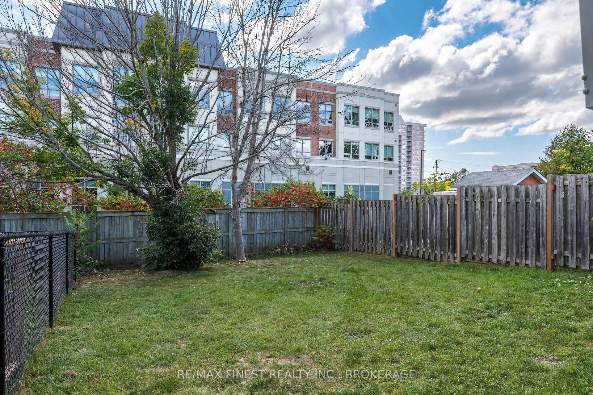Photo 26 of 1032 Redwood Crescent, Kingston, City Northwest — HOMEH