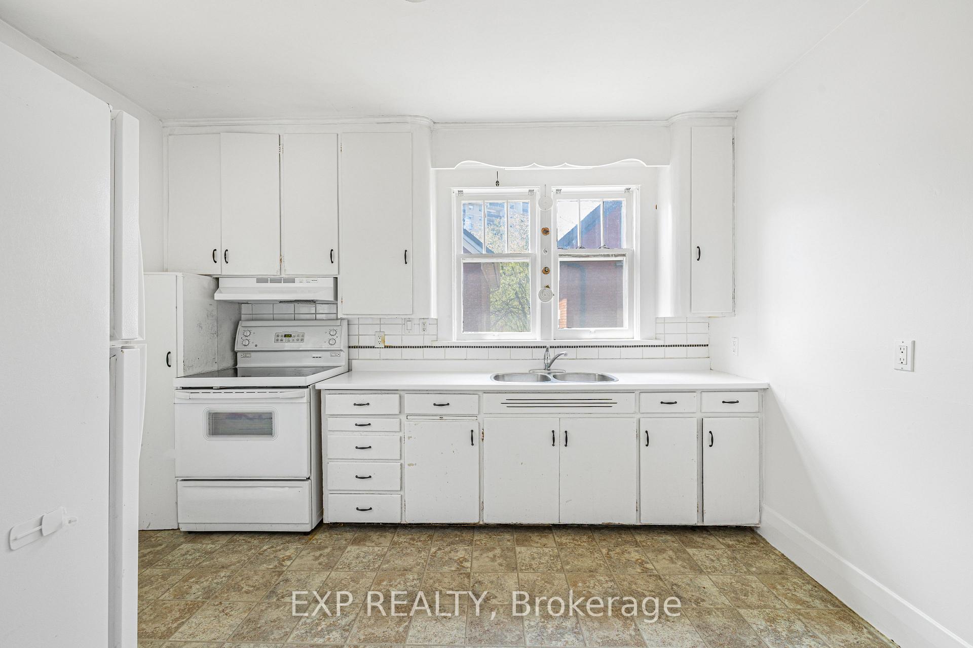 Photo 12 of 349 Luella Street, Kitchener — HOMEH