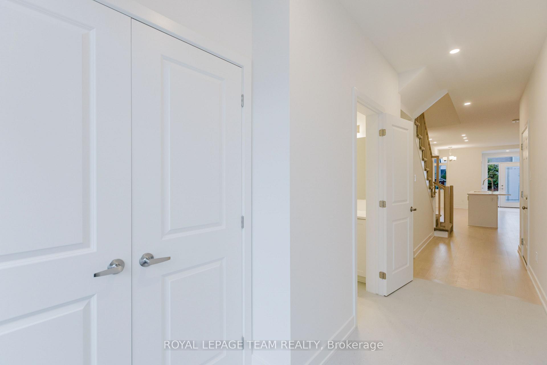 Photo 4 of 805 Anciano Crescent, Ottawa, Kanata - Emerald Meadows/Trailwest — HOMEH
