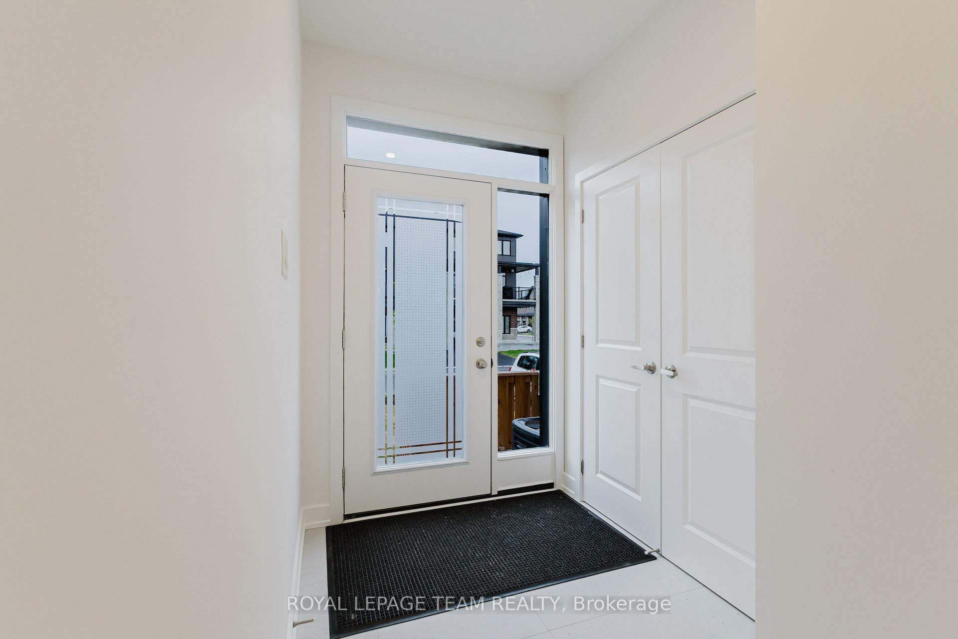 Photo 5 of 805 Anciano Crescent, Ottawa, Kanata - Emerald Meadows/Trailwest — HOMEH
