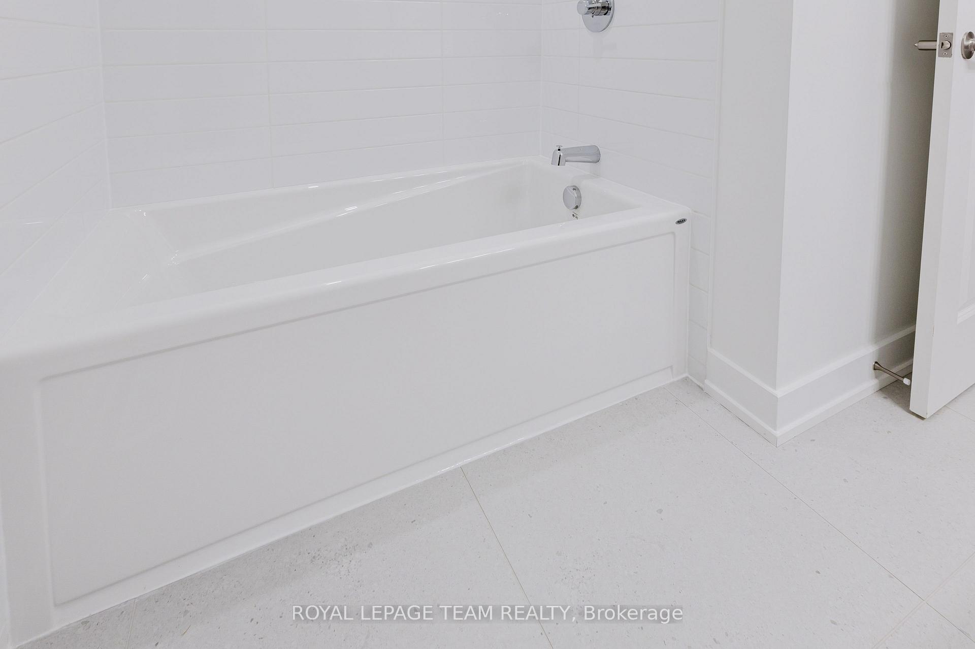 Photo 24 of 805 Anciano Crescent, Ottawa, Kanata - Emerald Meadows/Trailwest — HOMEH