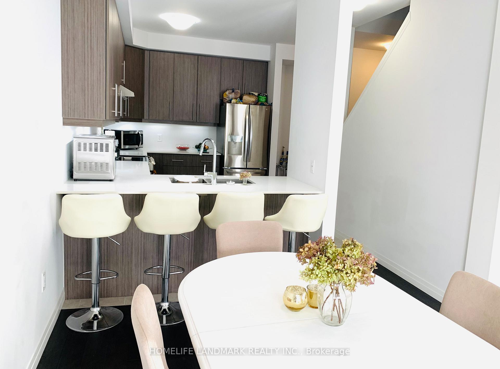 Photo 5 of Unit 89, 30 Times Square Boulevard, Hamilton, Stoney Creek — HOMEH