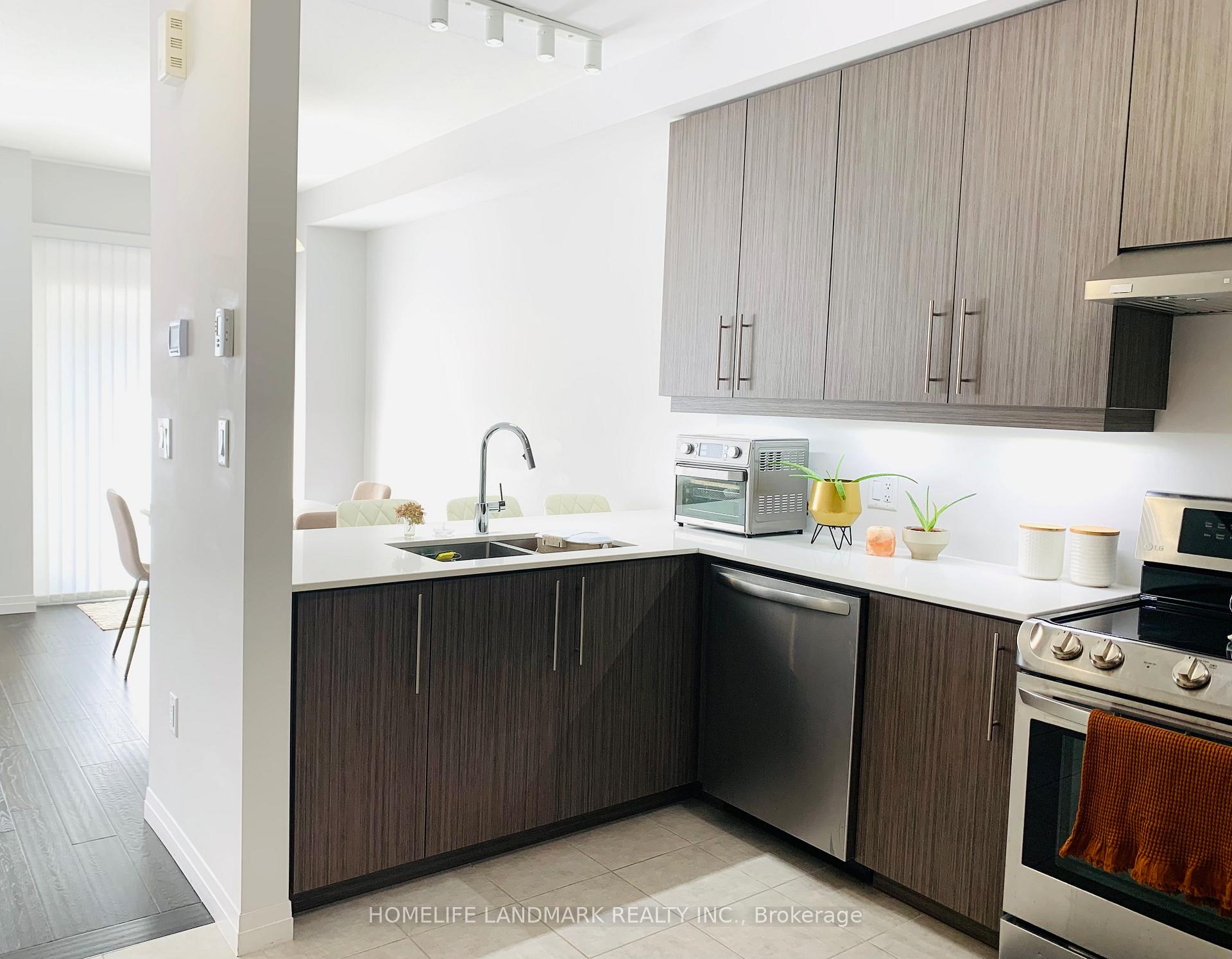 Photo 6 of Unit 89, 30 Times Square Boulevard, Hamilton, Stoney Creek — HOMEH
