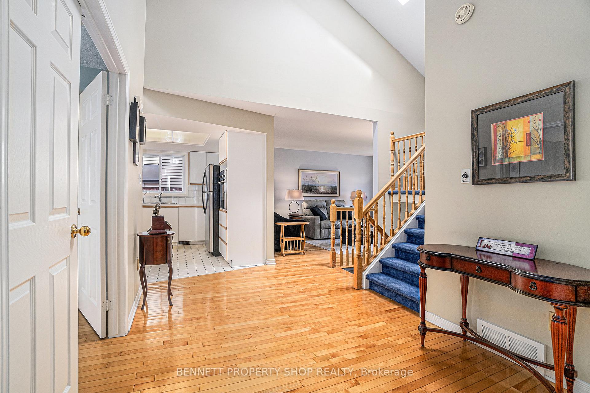 Photo 6 of 22 Gesner Court, Ottawa, Kanata - Katimavik — HOMEH
