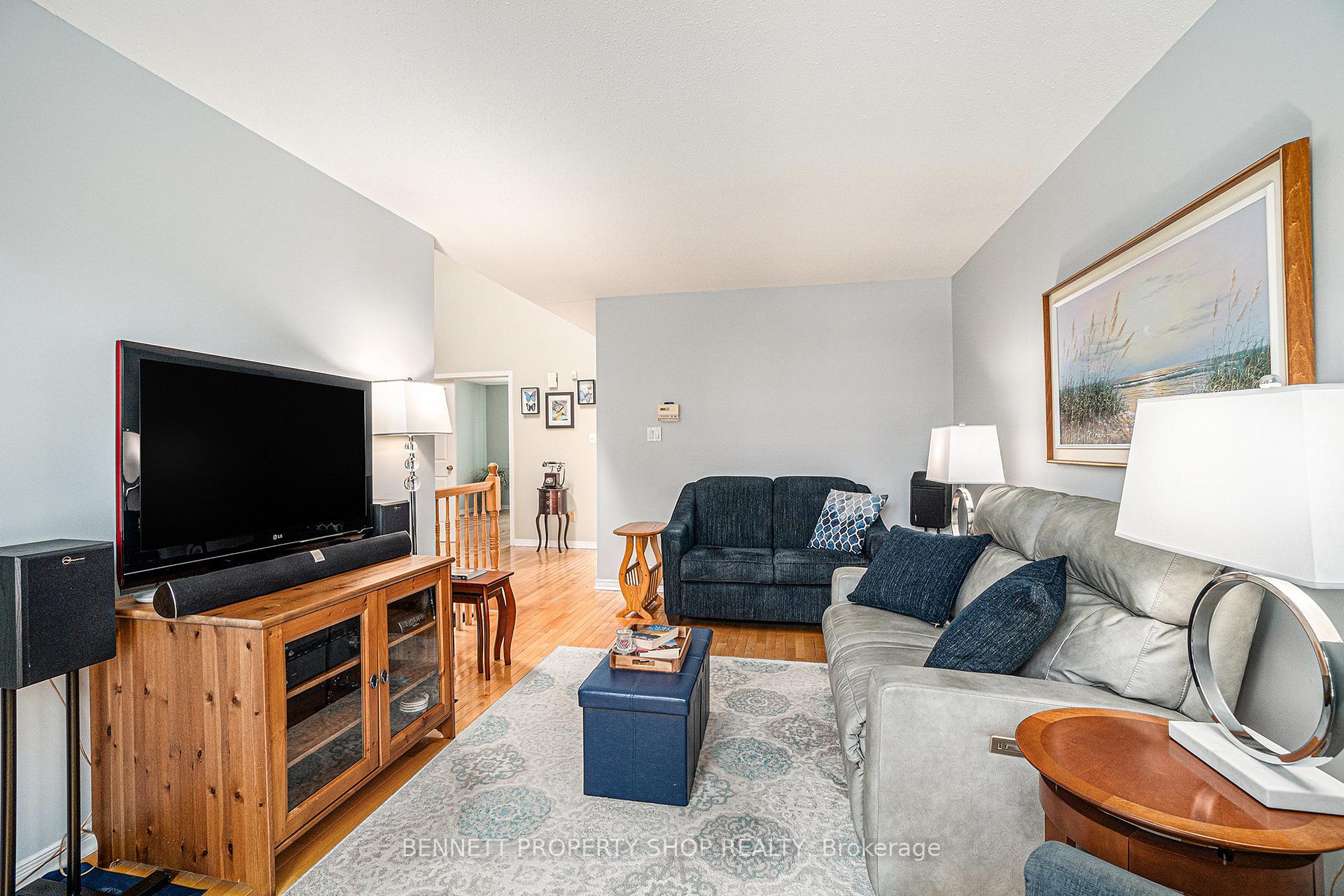 Photo 8 of 22 Gesner Court, Ottawa, Kanata - Katimavik — HOMEH