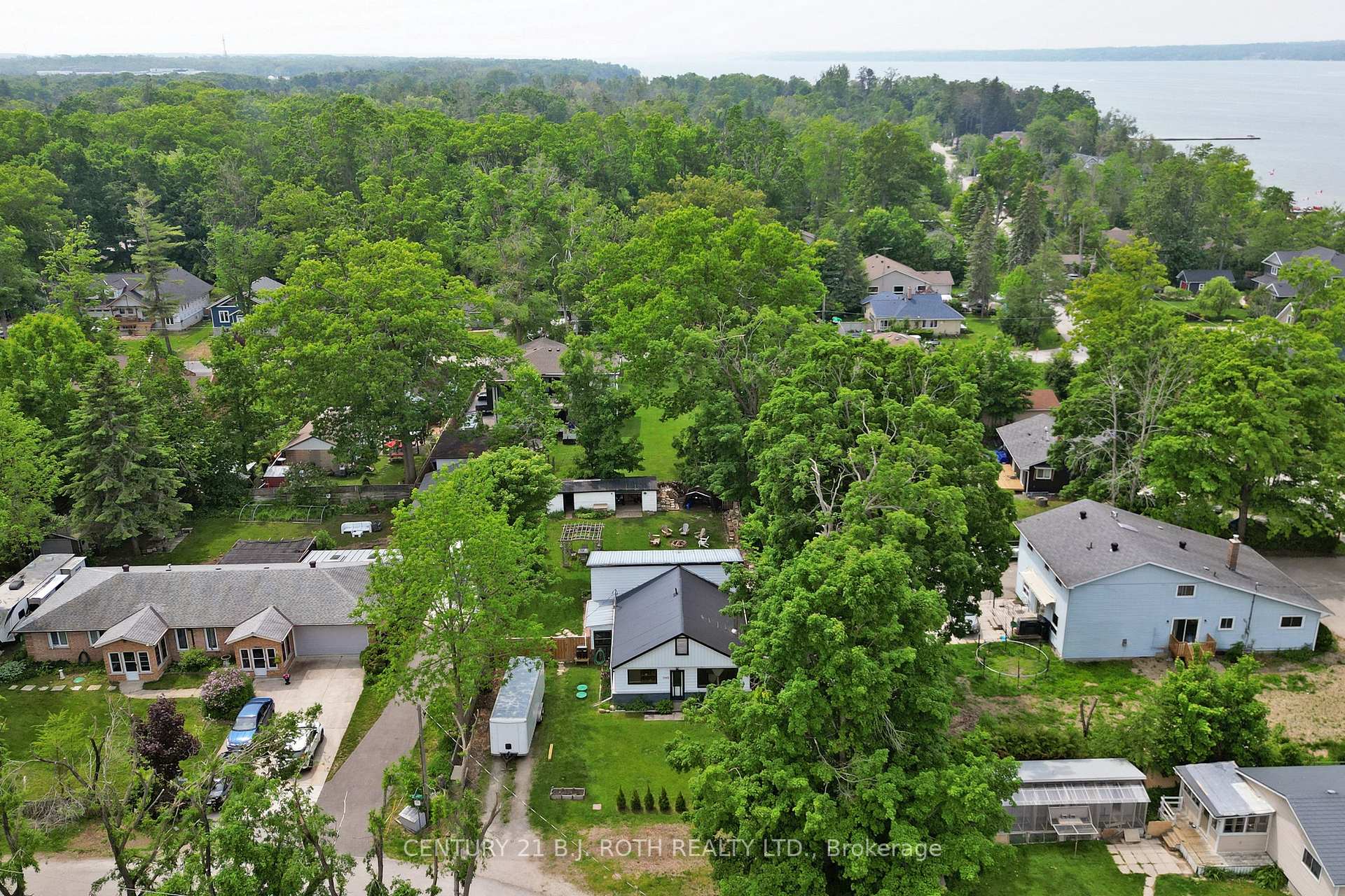 Photo 2 of 3948 Alderly Avenue, Innisfil, Rural Innisfil — HOMEH