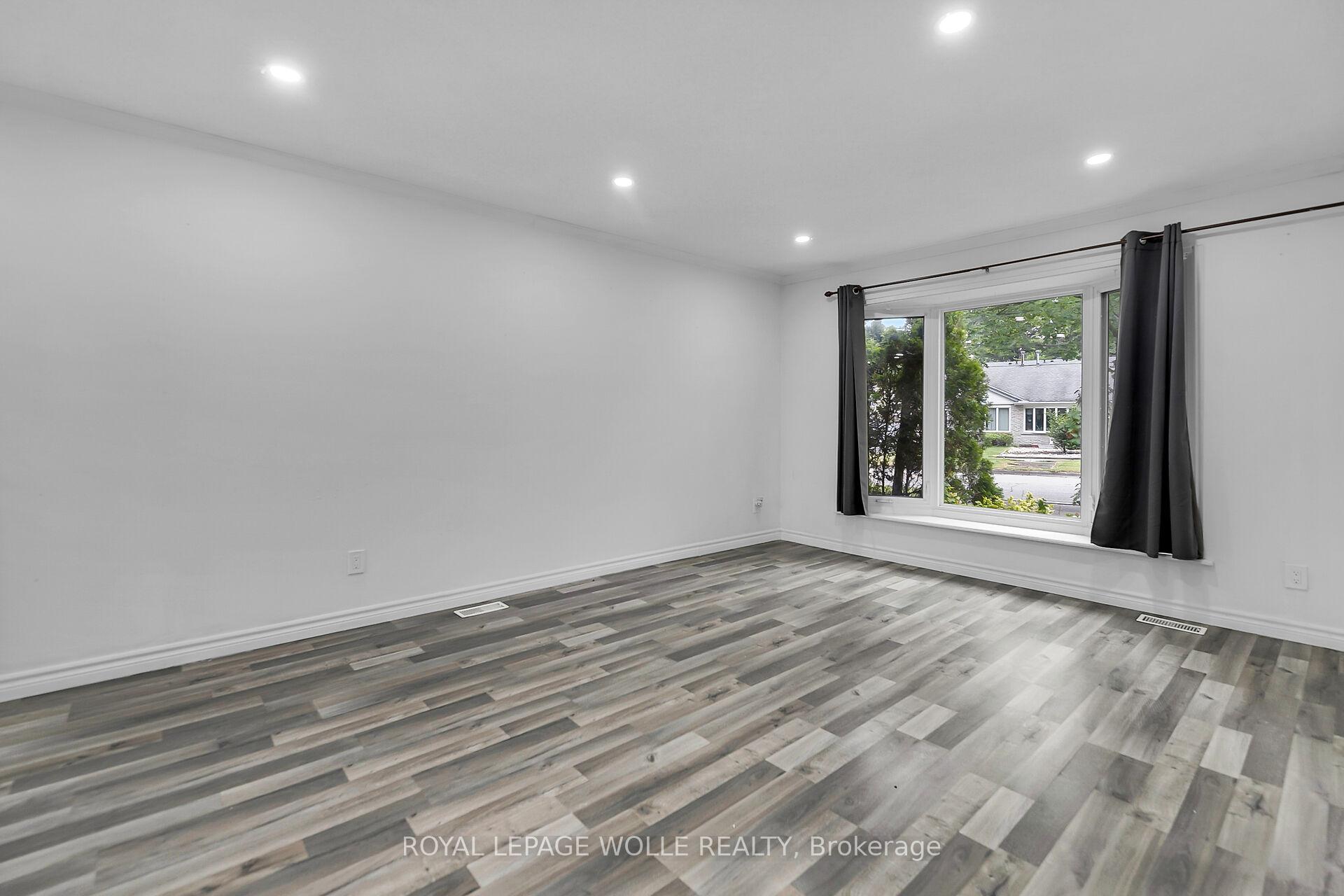 Photo 7 of 262 Heritage Drive, Kitchener — HOMEH