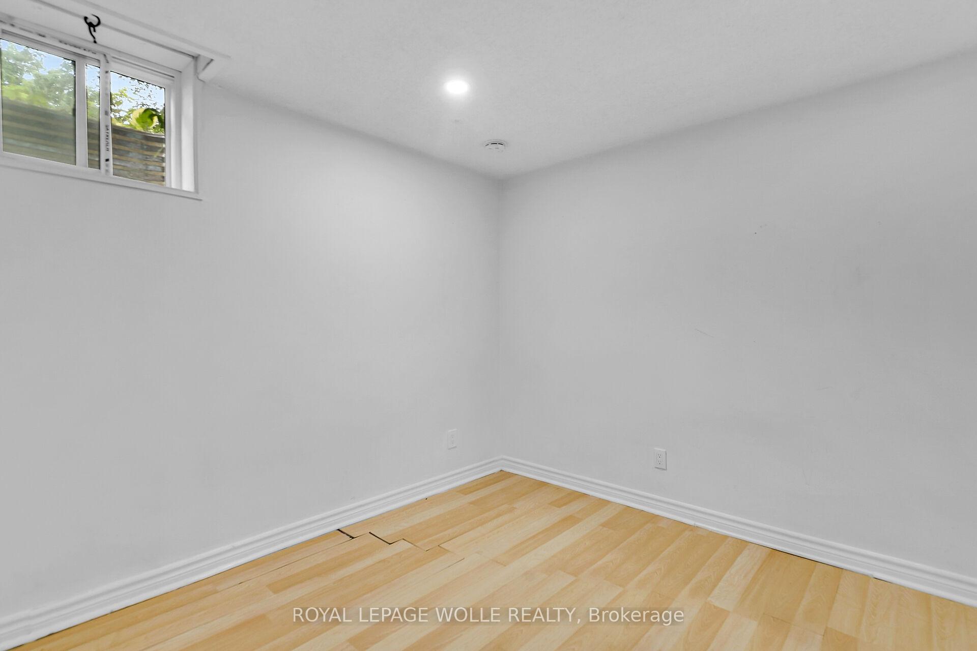 Photo 24 of 262 Heritage Drive, Kitchener — HOMEH