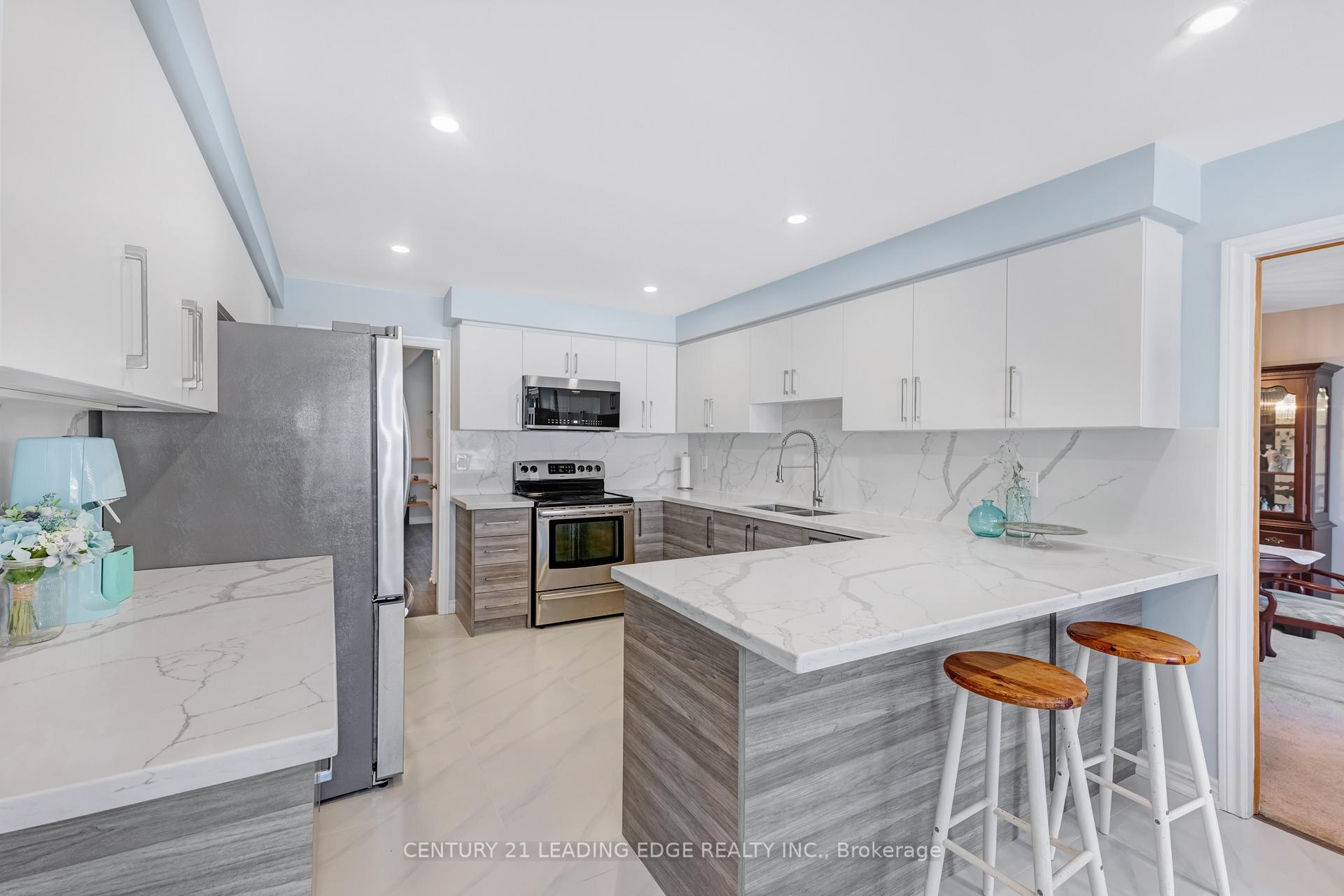 Photo 12 of 22 Havagal Crescent, Markham, Markville — HOMEH