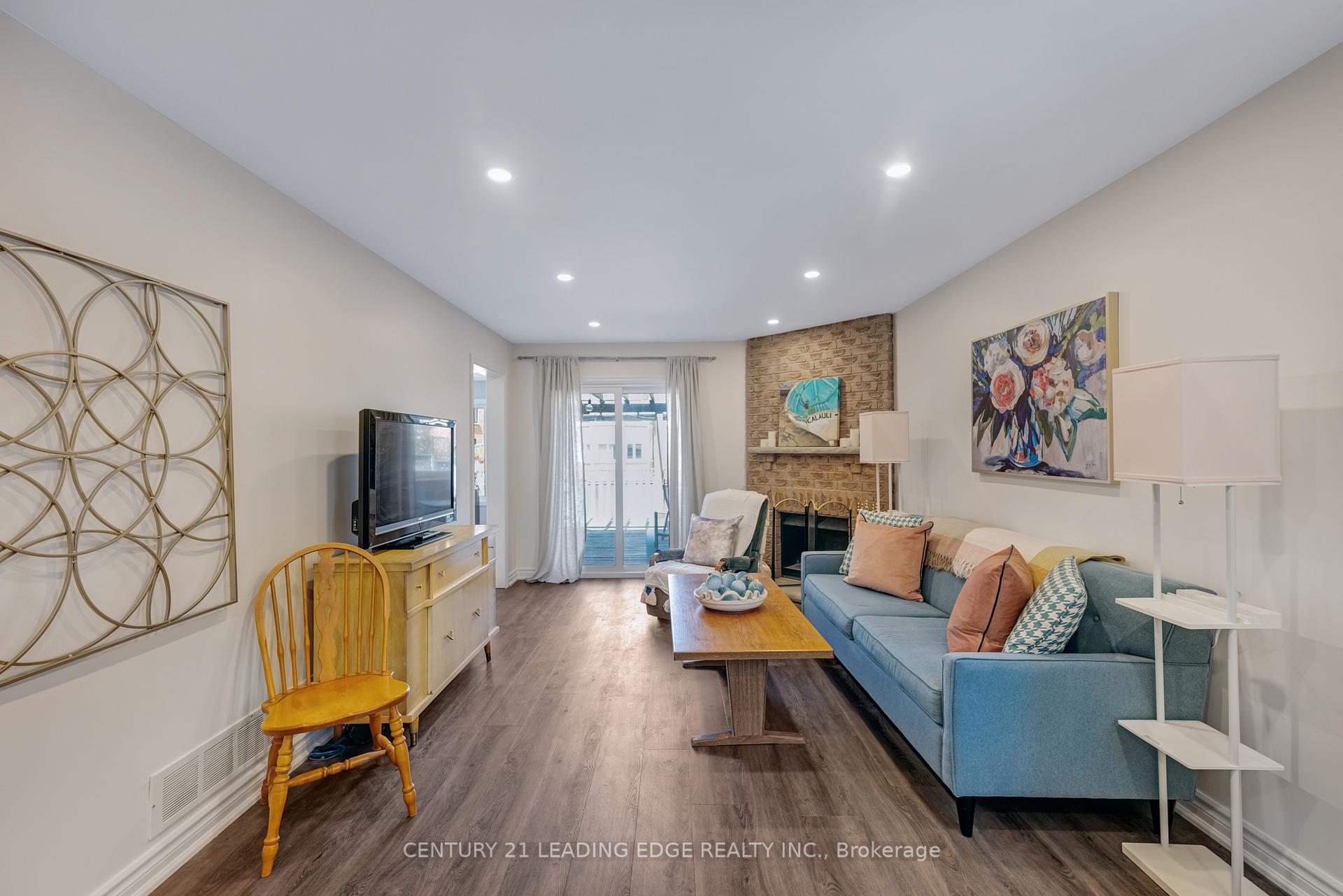 Photo 18 of 22 Havagal Crescent, Markham, Markville — HOMEH