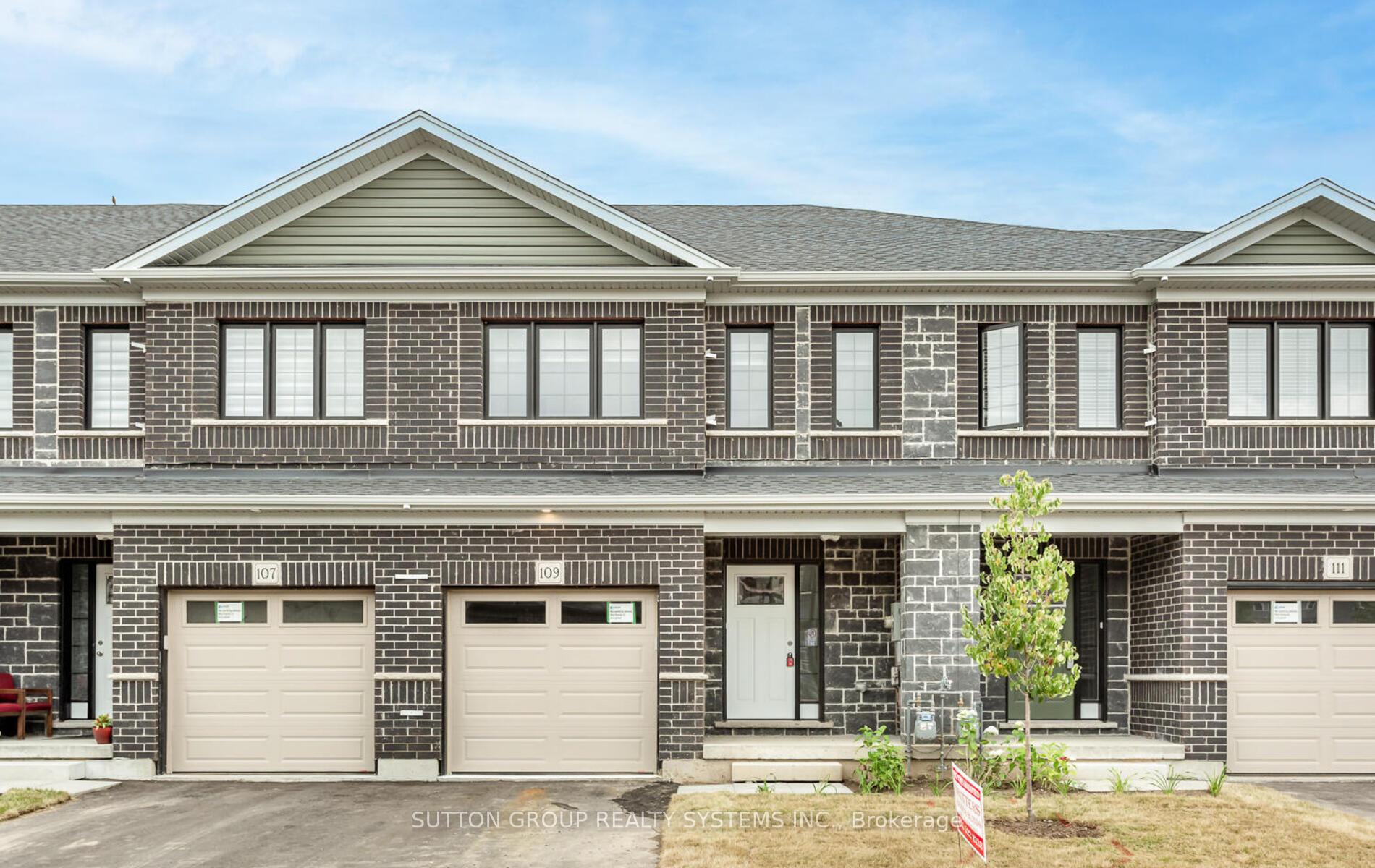 Front of 109 Woodedge Circle