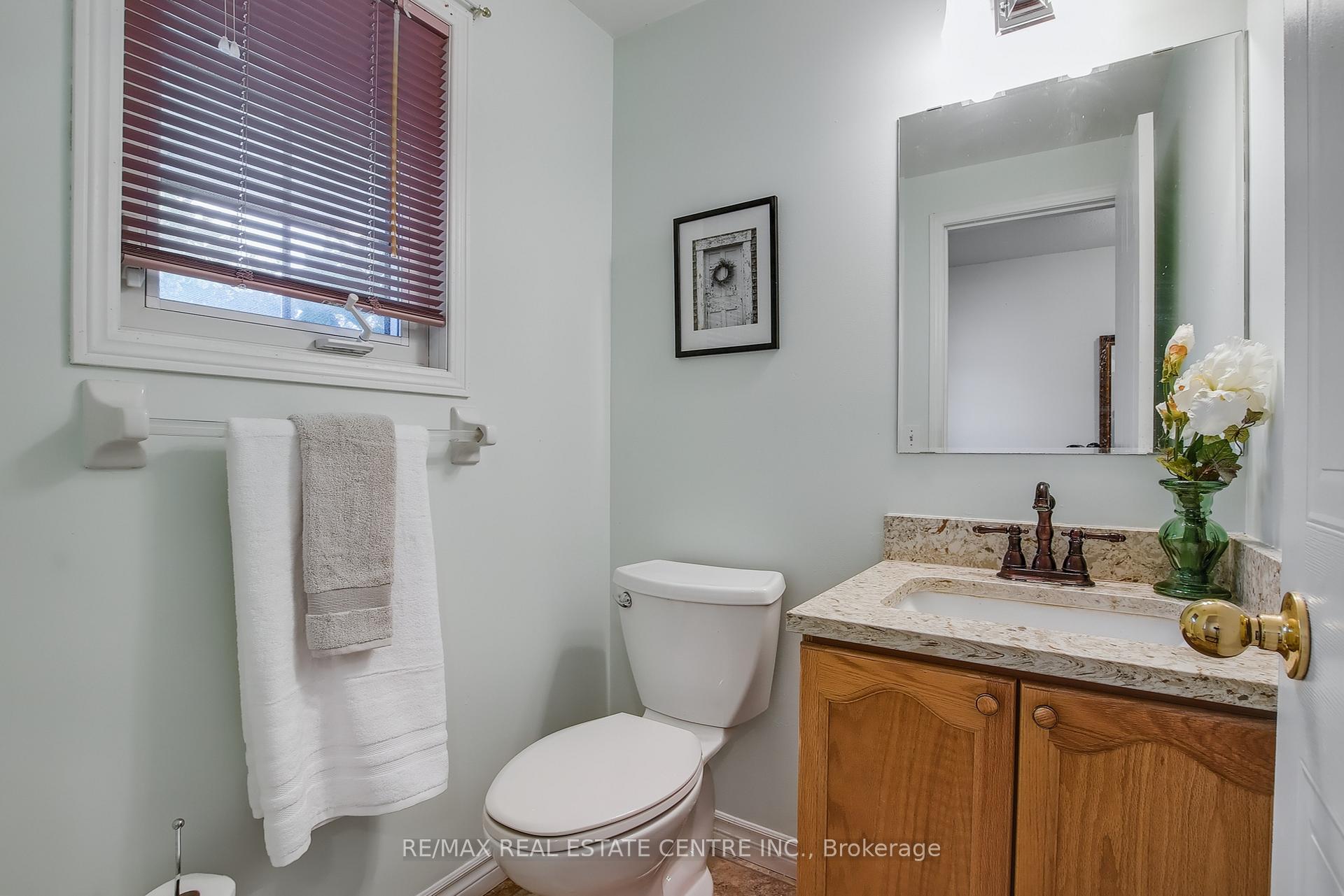 Photo 7 of 487 Westforest Trail, Kitchener — HOMEH