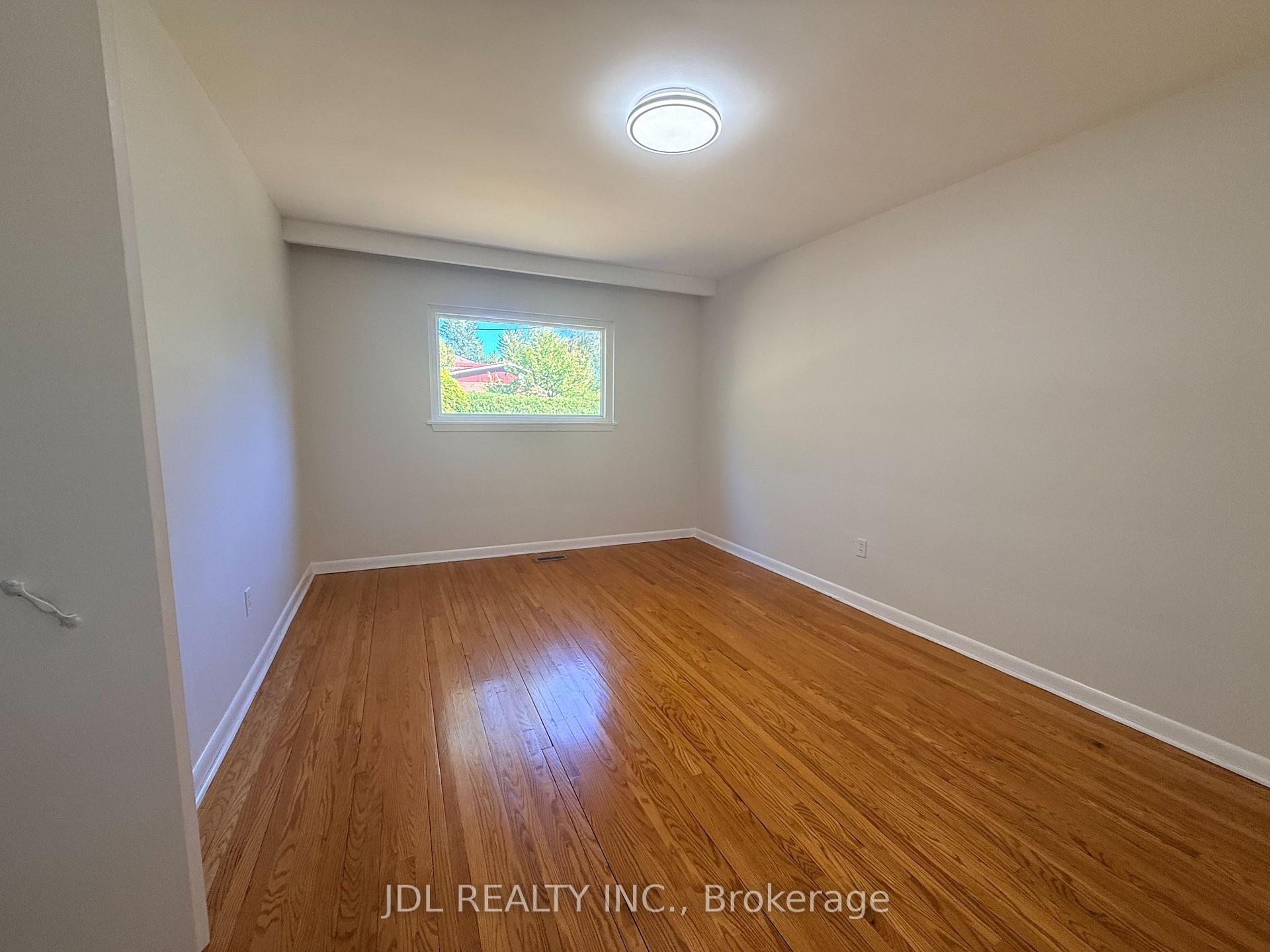 Photo 5 of 71 Proctor Avenue, Markham, Grandview — HOMEH