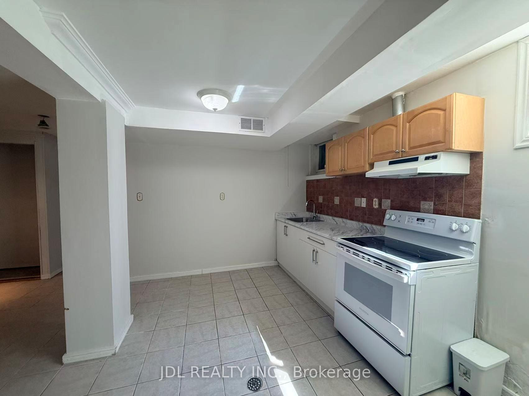 Photo 12 of 71 Proctor Avenue, Markham, Grandview — HOMEH