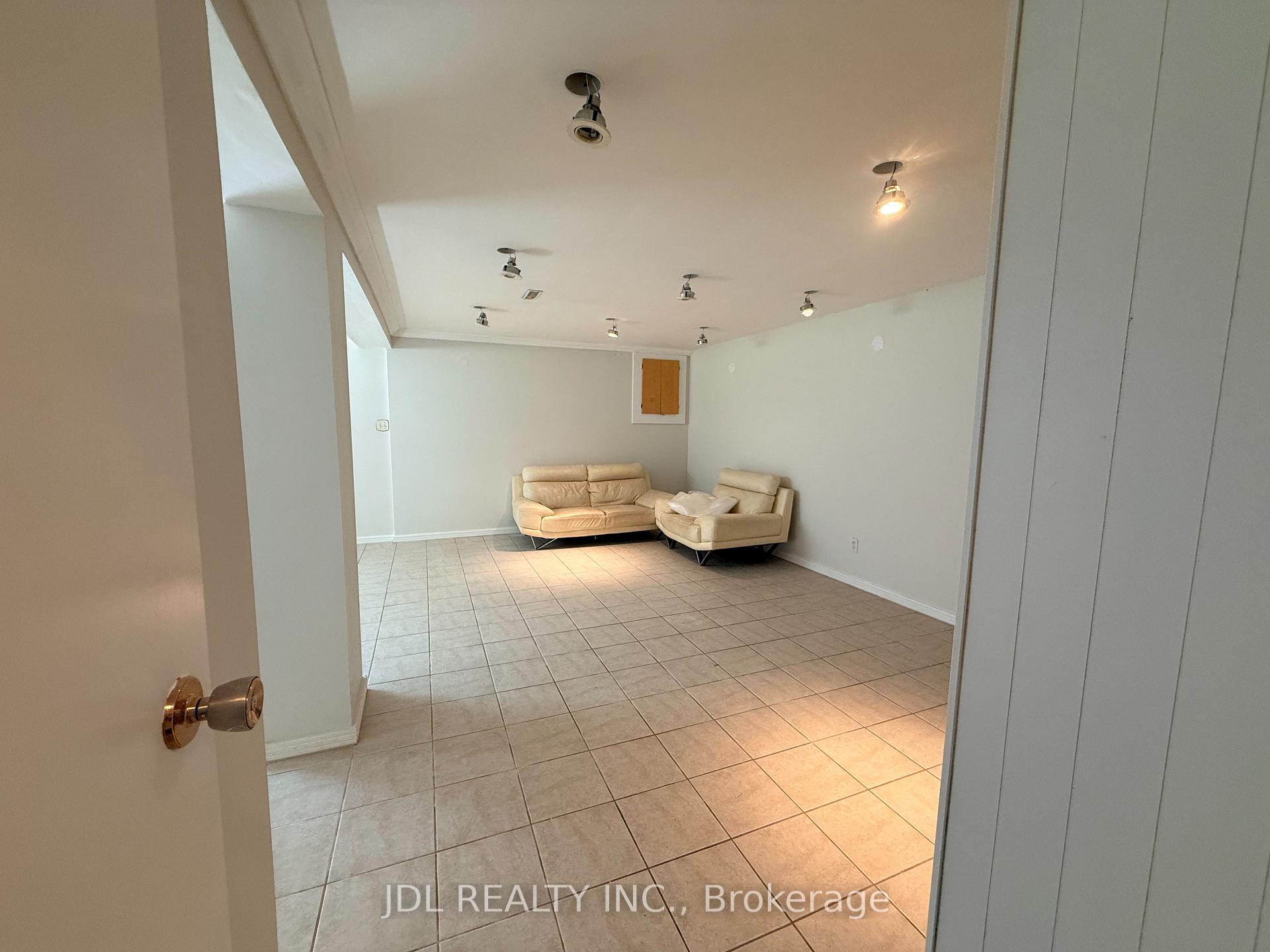 Photo 14 of 71 Proctor Avenue, Markham, Grandview — HOMEH