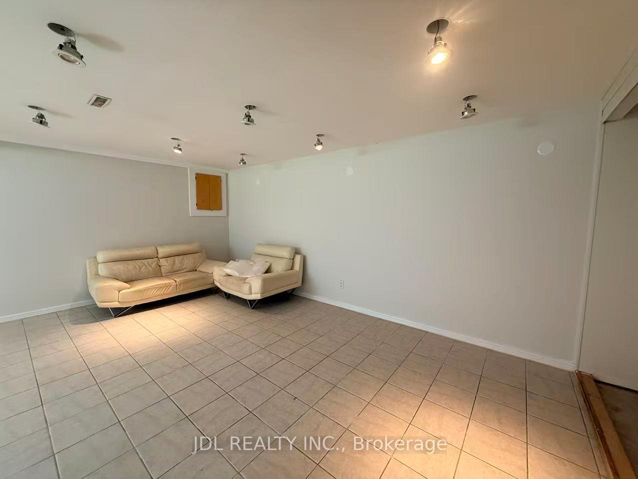 Photo 15 of 71 Proctor Avenue, Markham, Grandview — HOMEH