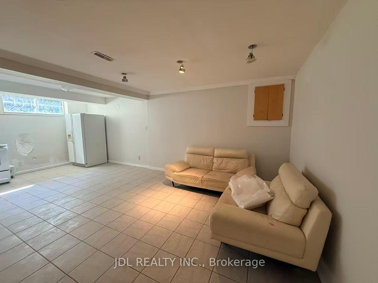 Photo 16 of 71 Proctor Avenue, Markham, Grandview — HOMEH