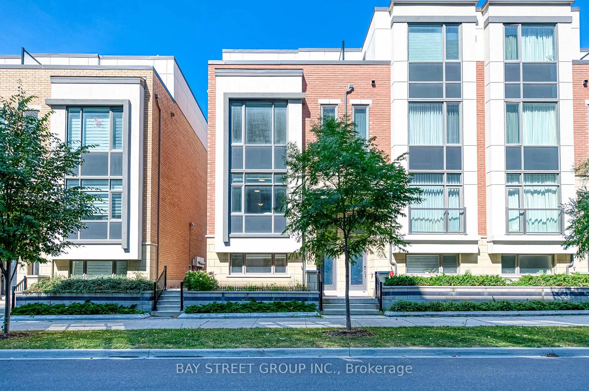 Photo 1 of 28 William Saville Street, Markham, Unionville — HOMEH