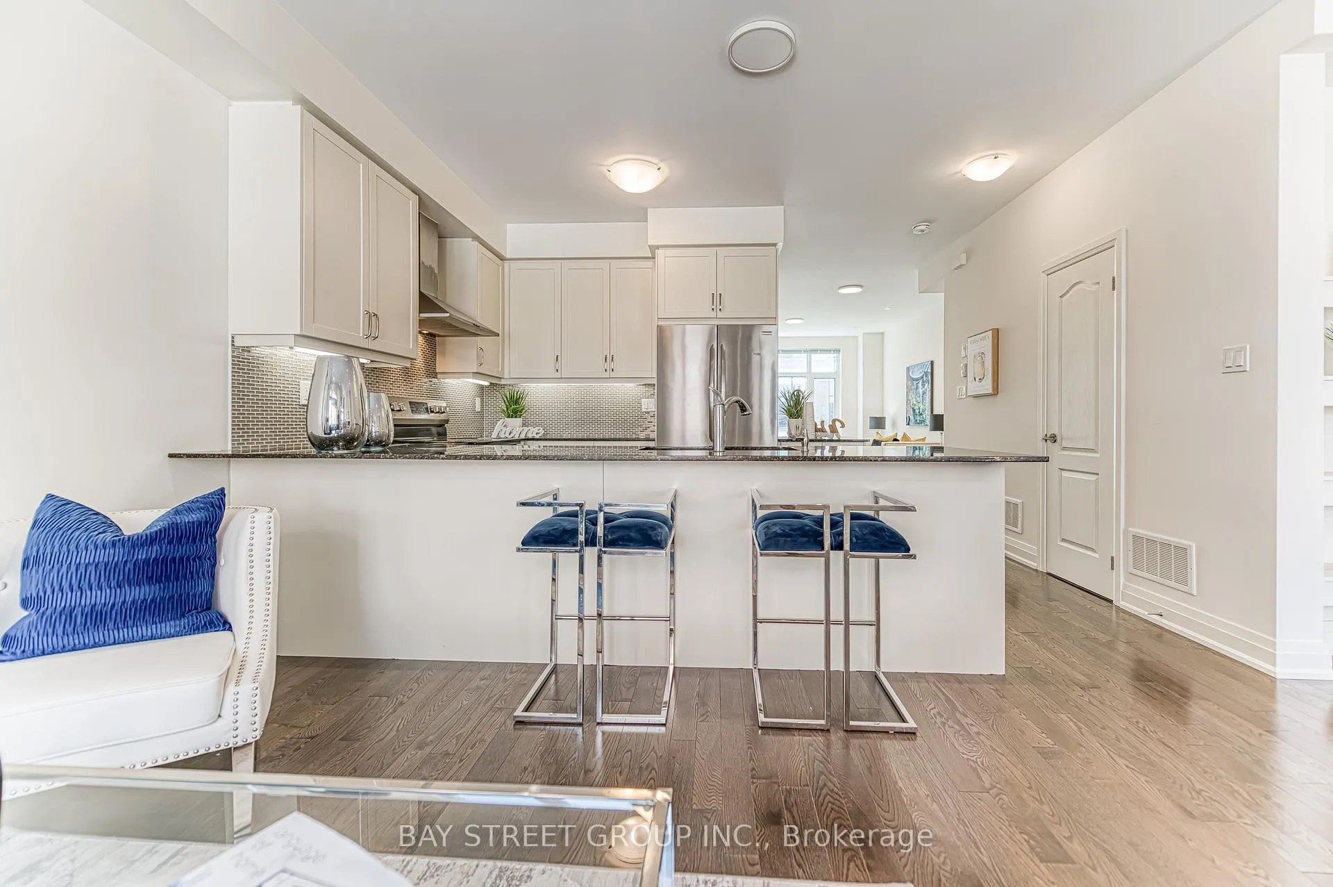 Photo 16 of 28 William Saville Street, Markham, Unionville — HOMEH