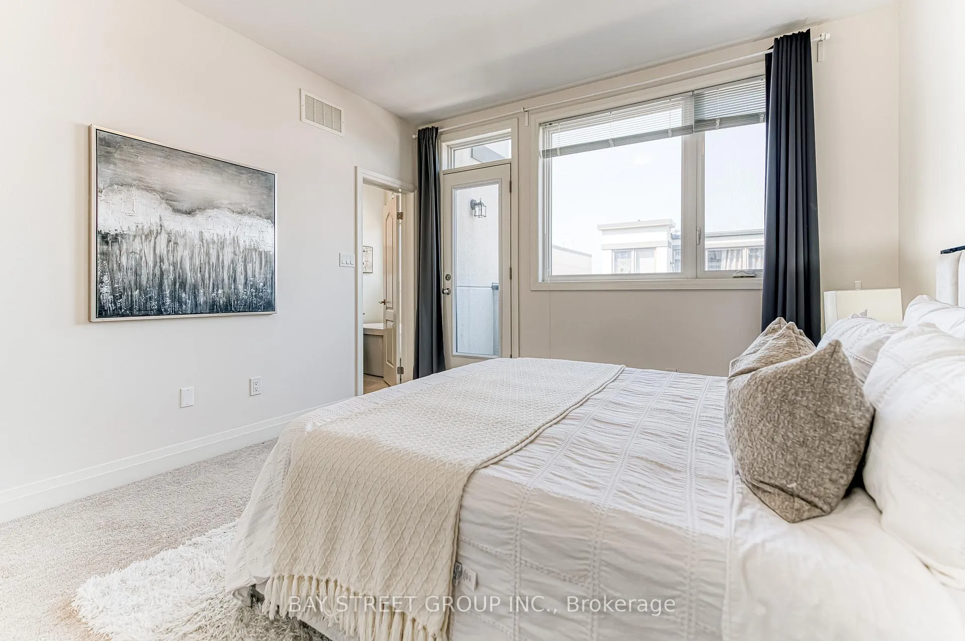 Photo 32 of 28 William Saville Street, Markham, Unionville — HOMEH