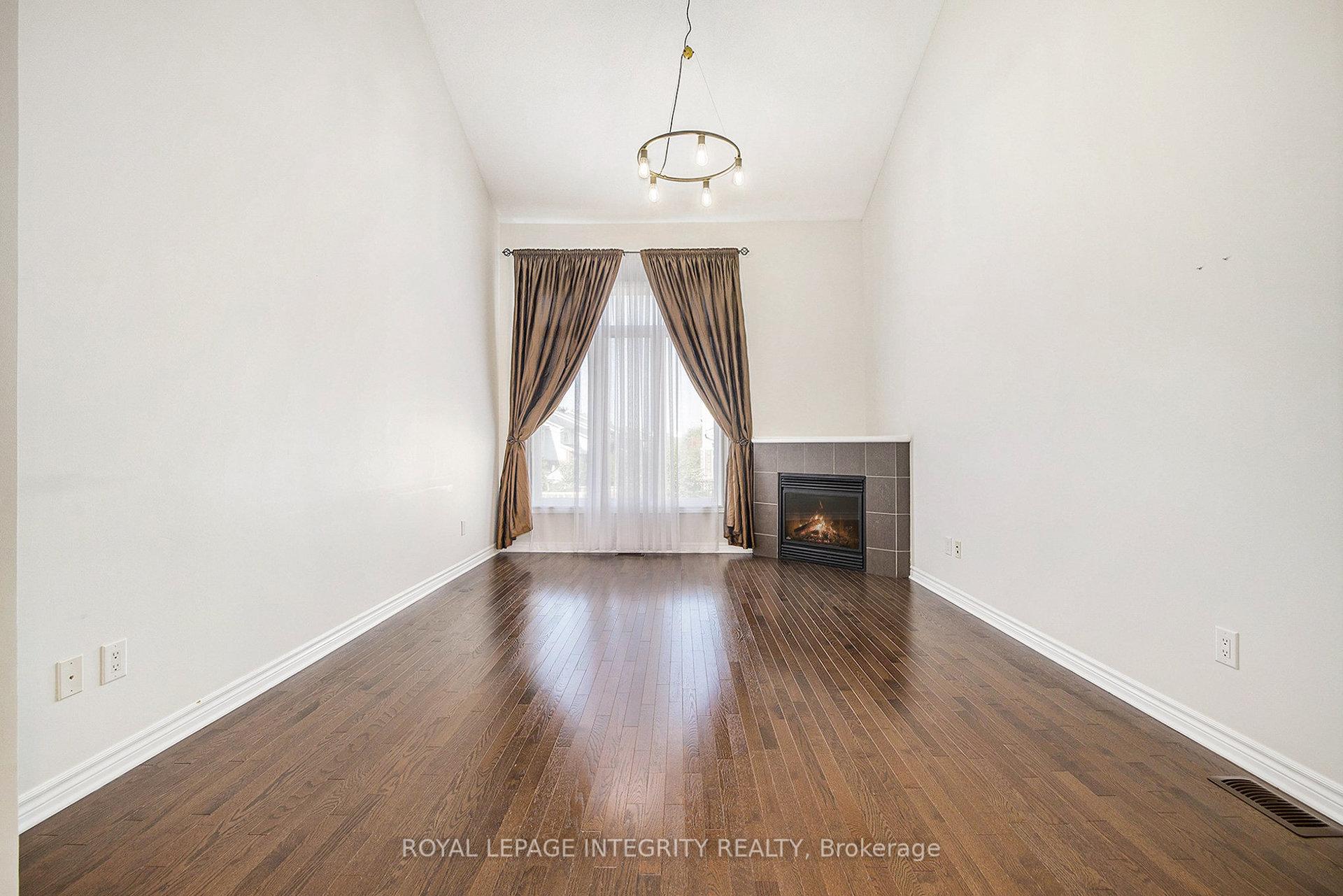 Photo 5 of 538 Remnor Avenue, Ottawa, Kanata - Kanata Lakes/Heritage Hills — HOMEH