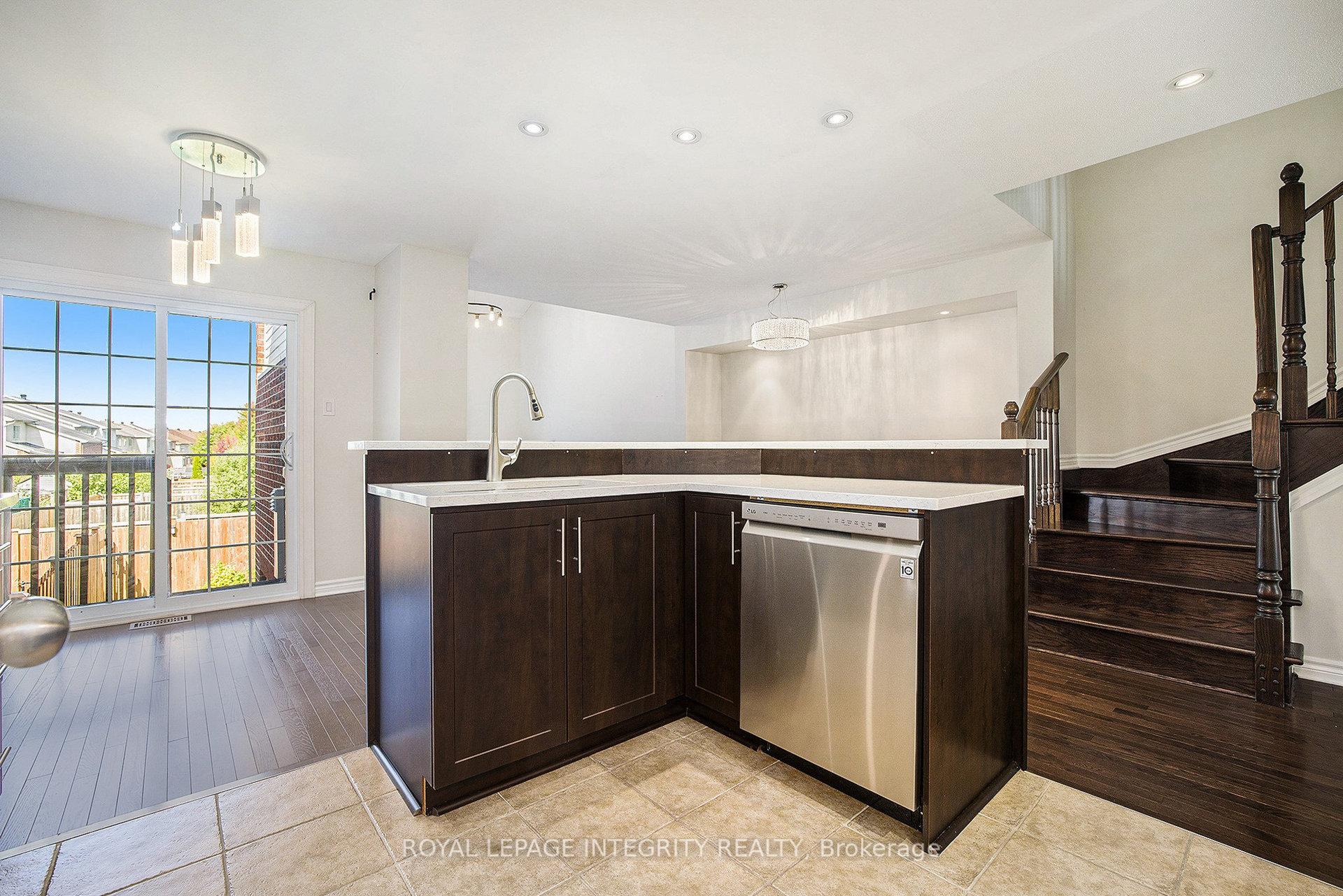 Photo 10 of 538 Remnor Avenue, Ottawa, Kanata - Kanata Lakes/Heritage Hills — HOMEH