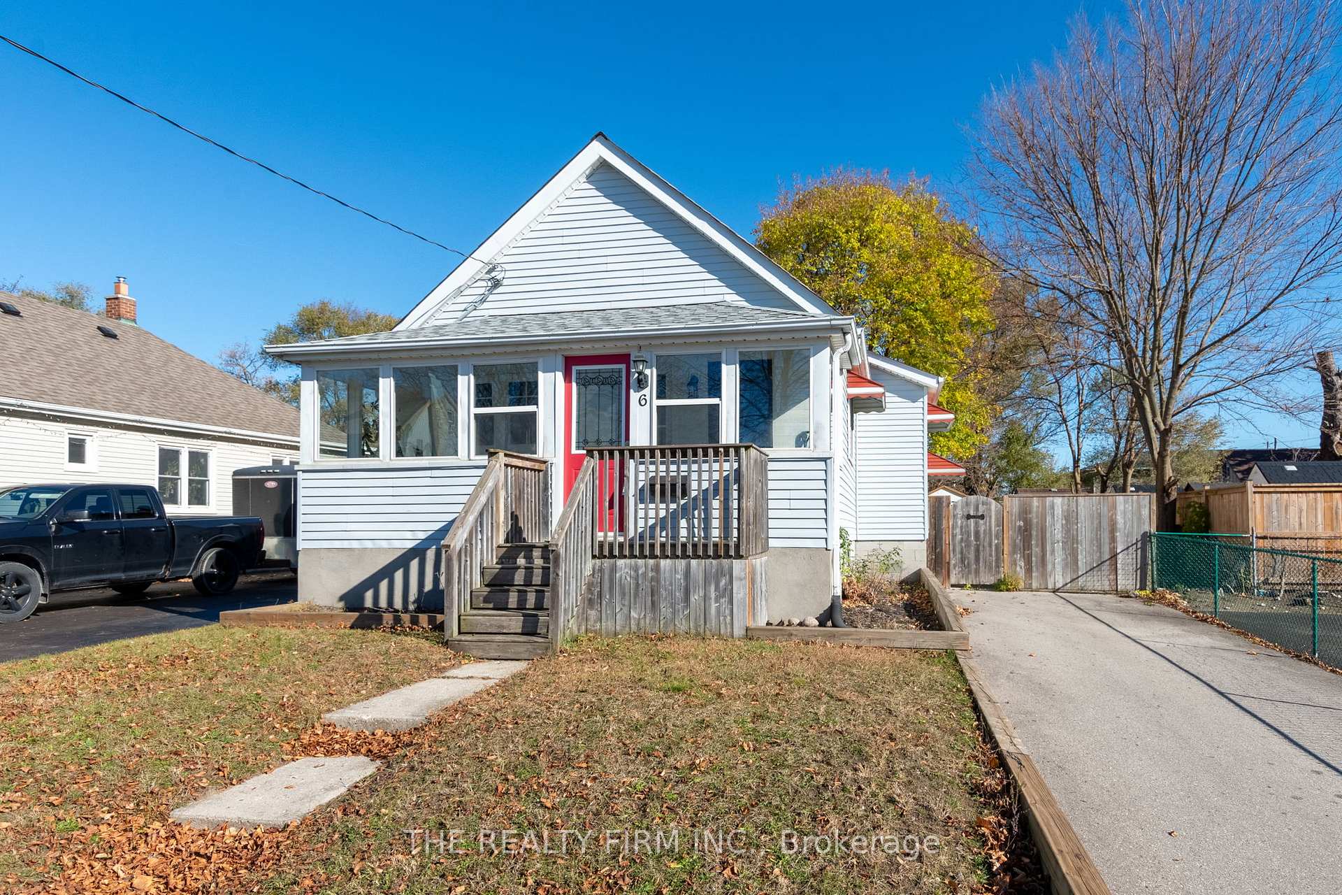 Front of 6 Appel Street
