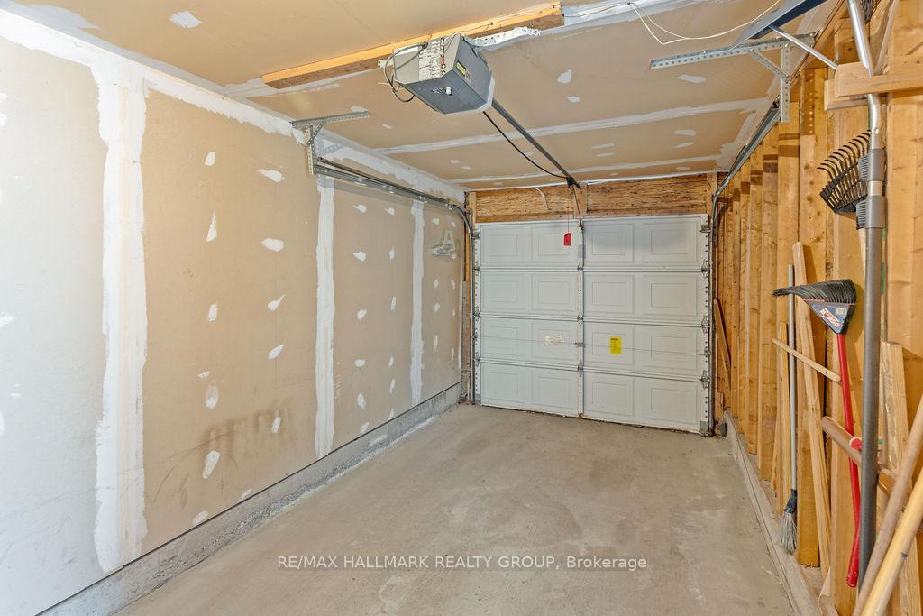 Photo 8 of 23 Kalbrook Street, Ottawa, Kanata - Kanata Lakes/Heritage Hills — HOMEH