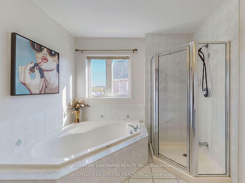 Photo 25 of 40 Belgrave Square, Markham, Berczy — HOMEH