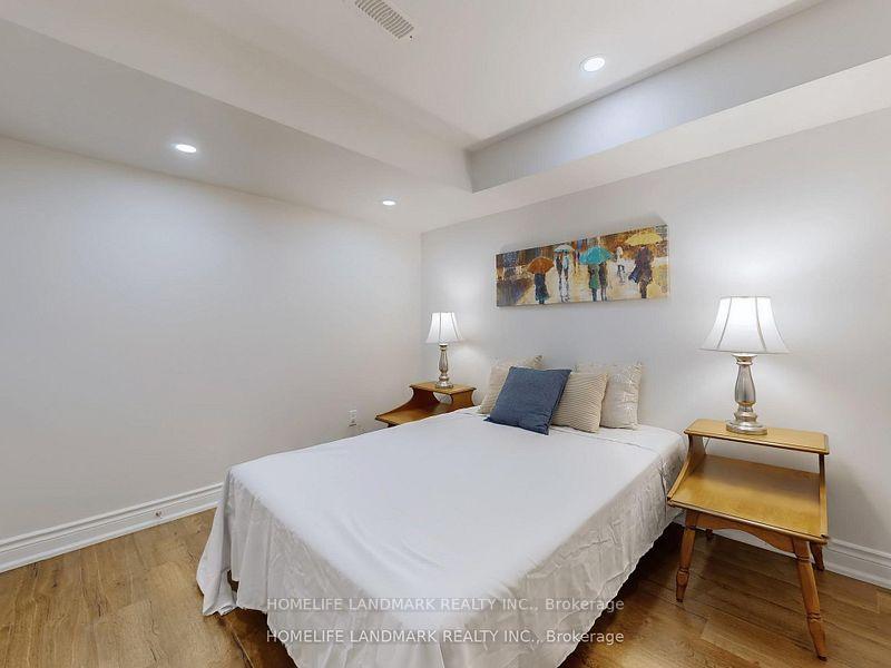Photo 37 of 40 Belgrave Square, Markham, Berczy — HOMEH