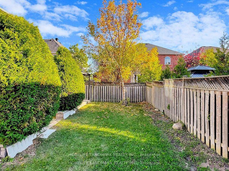 Photo 43 of 40 Belgrave Square, Markham, Berczy — HOMEH