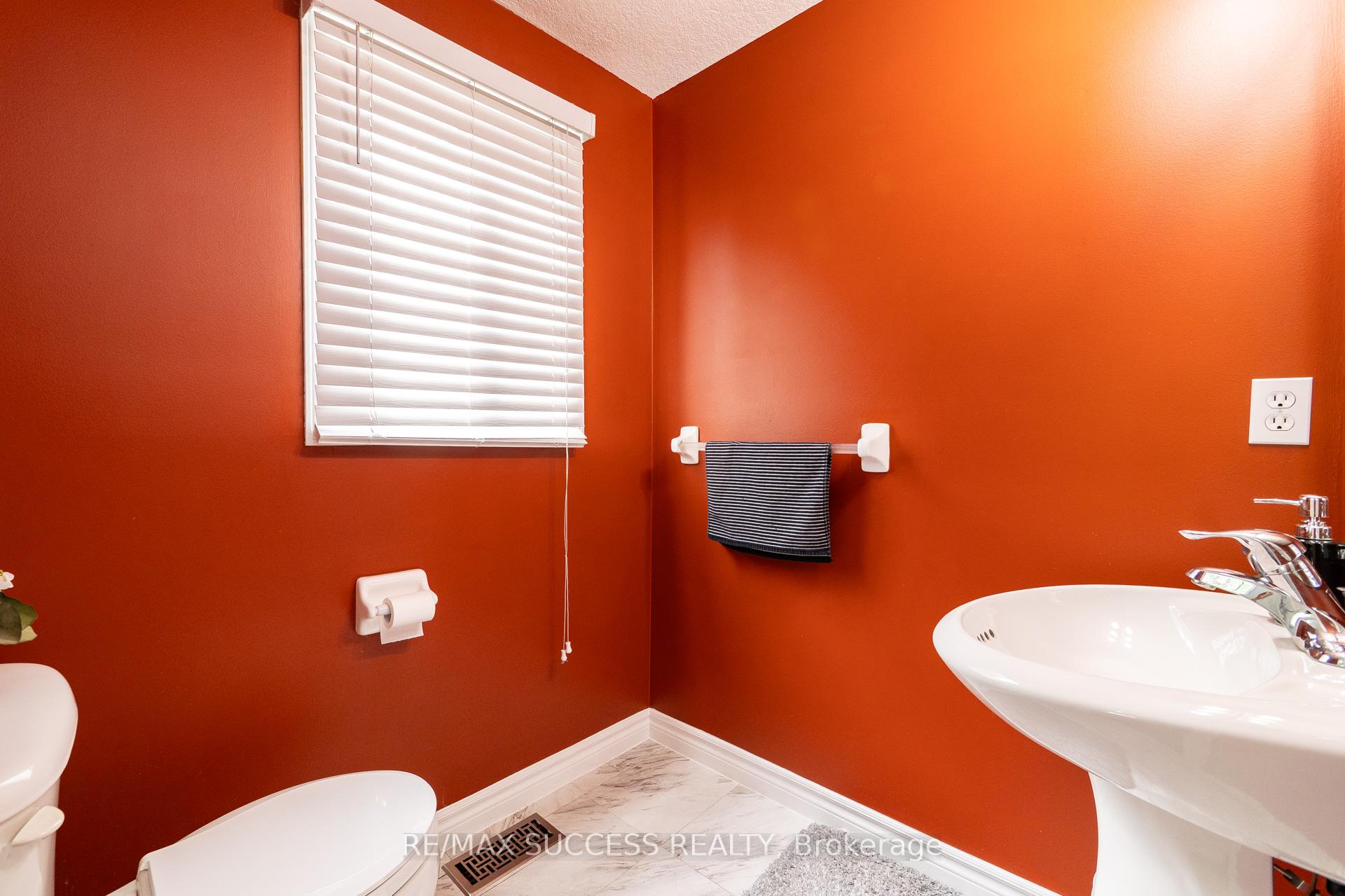 Photo 6 of 682 Activa Avenue, Kitchener — HOMEH