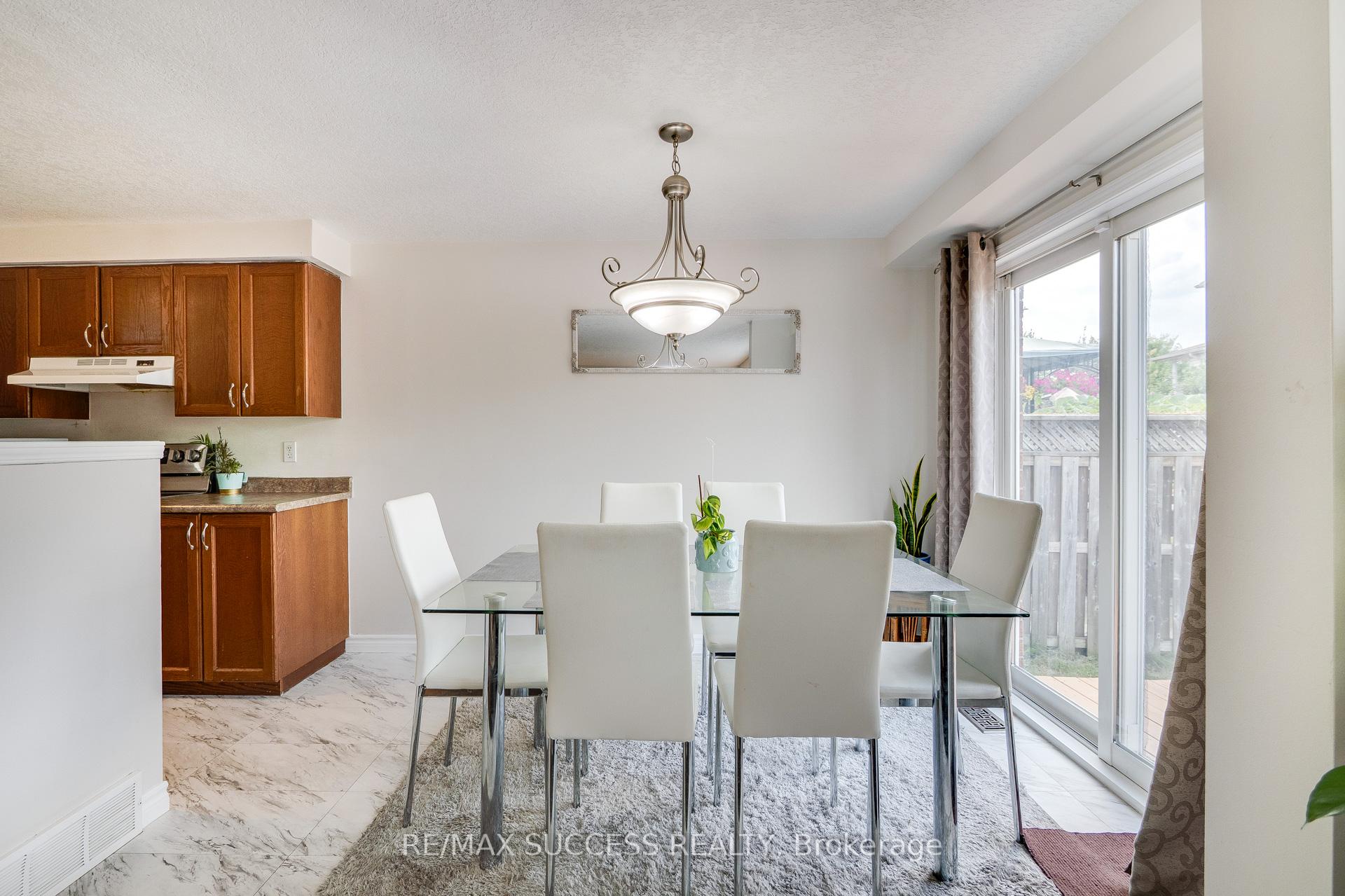 Photo 12 of 682 Activa Avenue, Kitchener — HOMEH