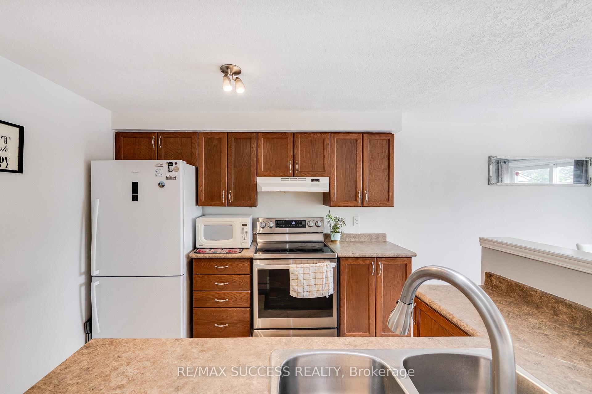 Photo 16 of 682 Activa Avenue, Kitchener — HOMEH