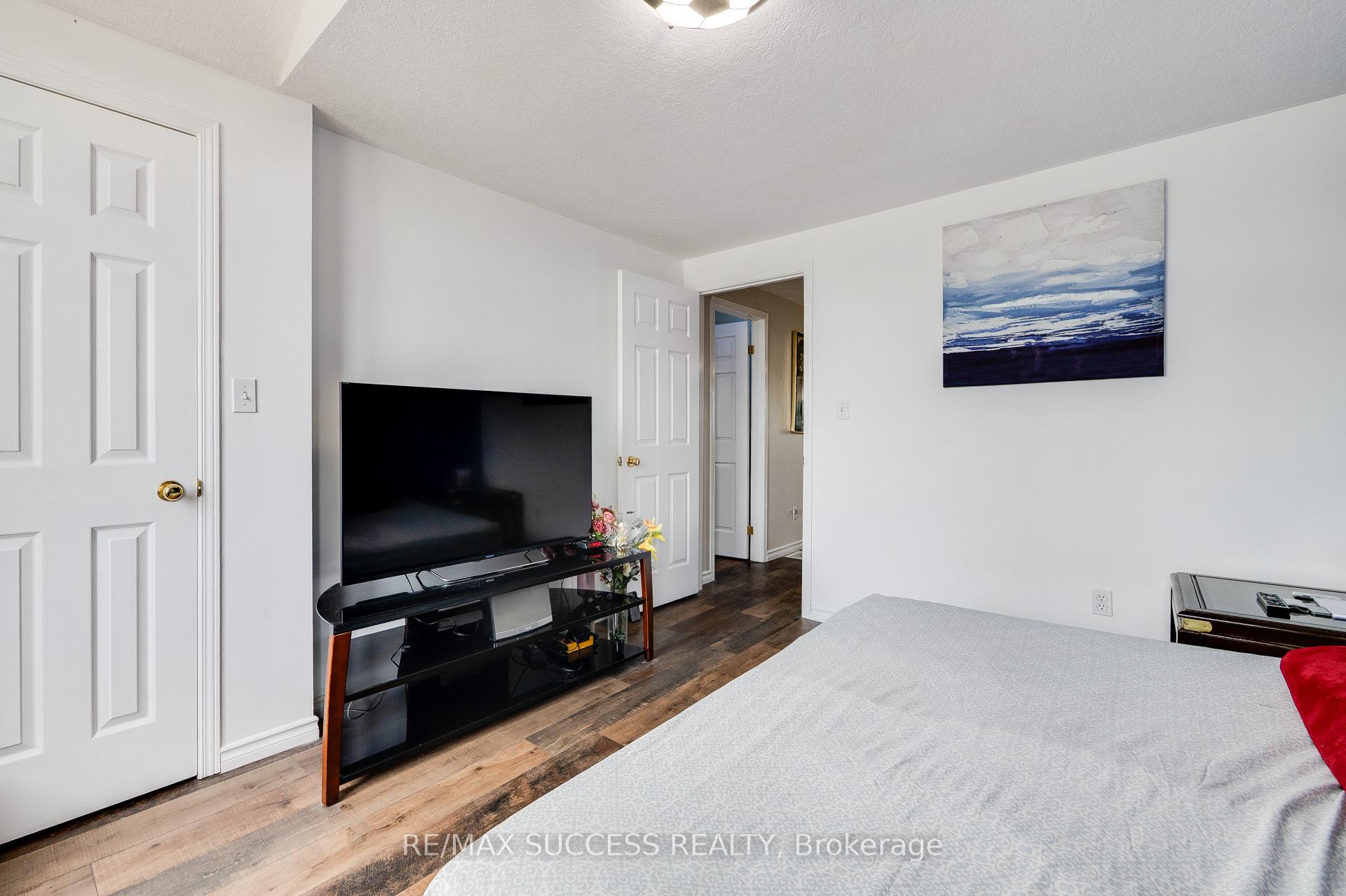 Photo 25 of 682 Activa Avenue, Kitchener — HOMEH